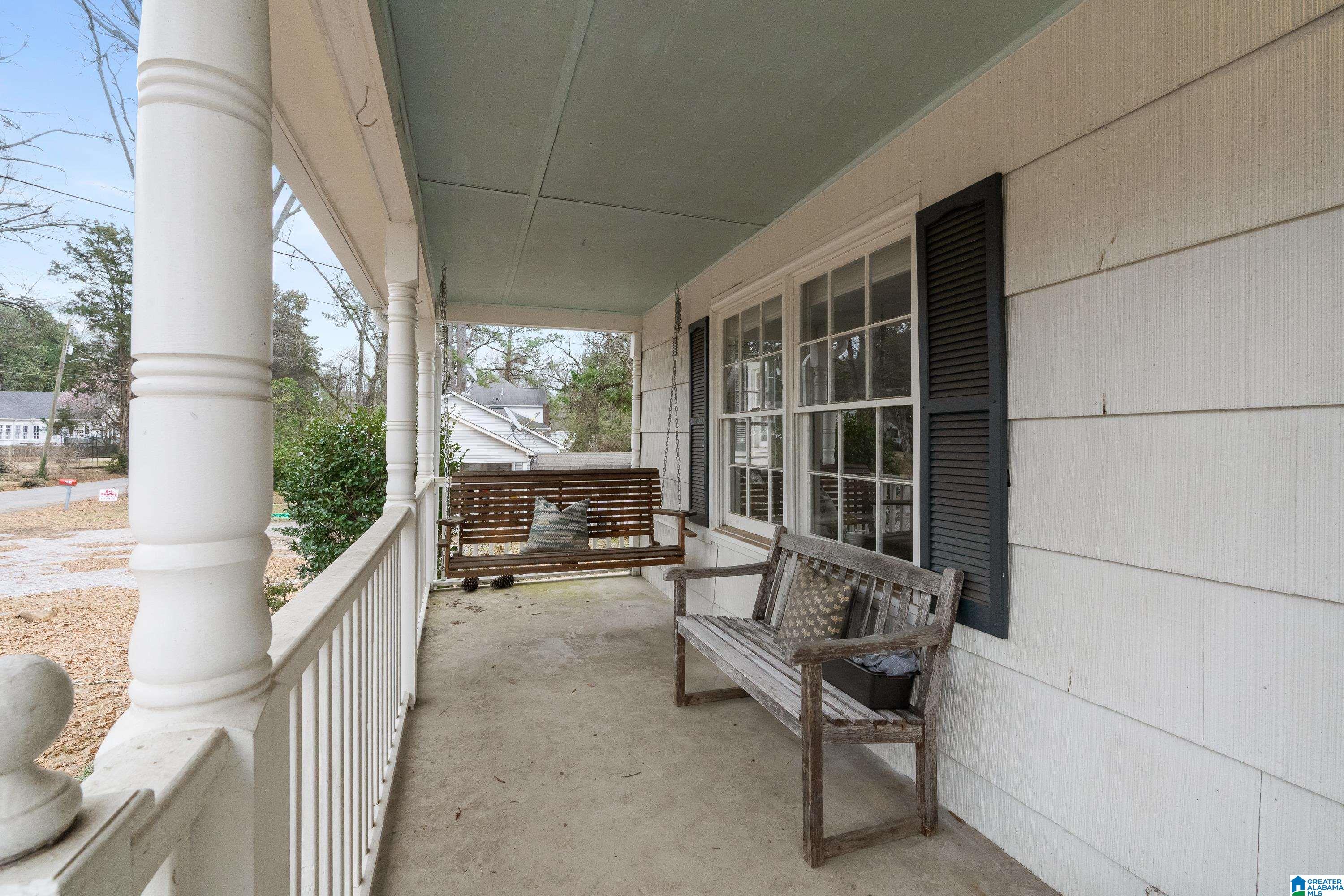 Homes for sale in Columbiana, AL | 105 W Sterrett Street, Columbiana, AL 35051 | MLS# 21440708