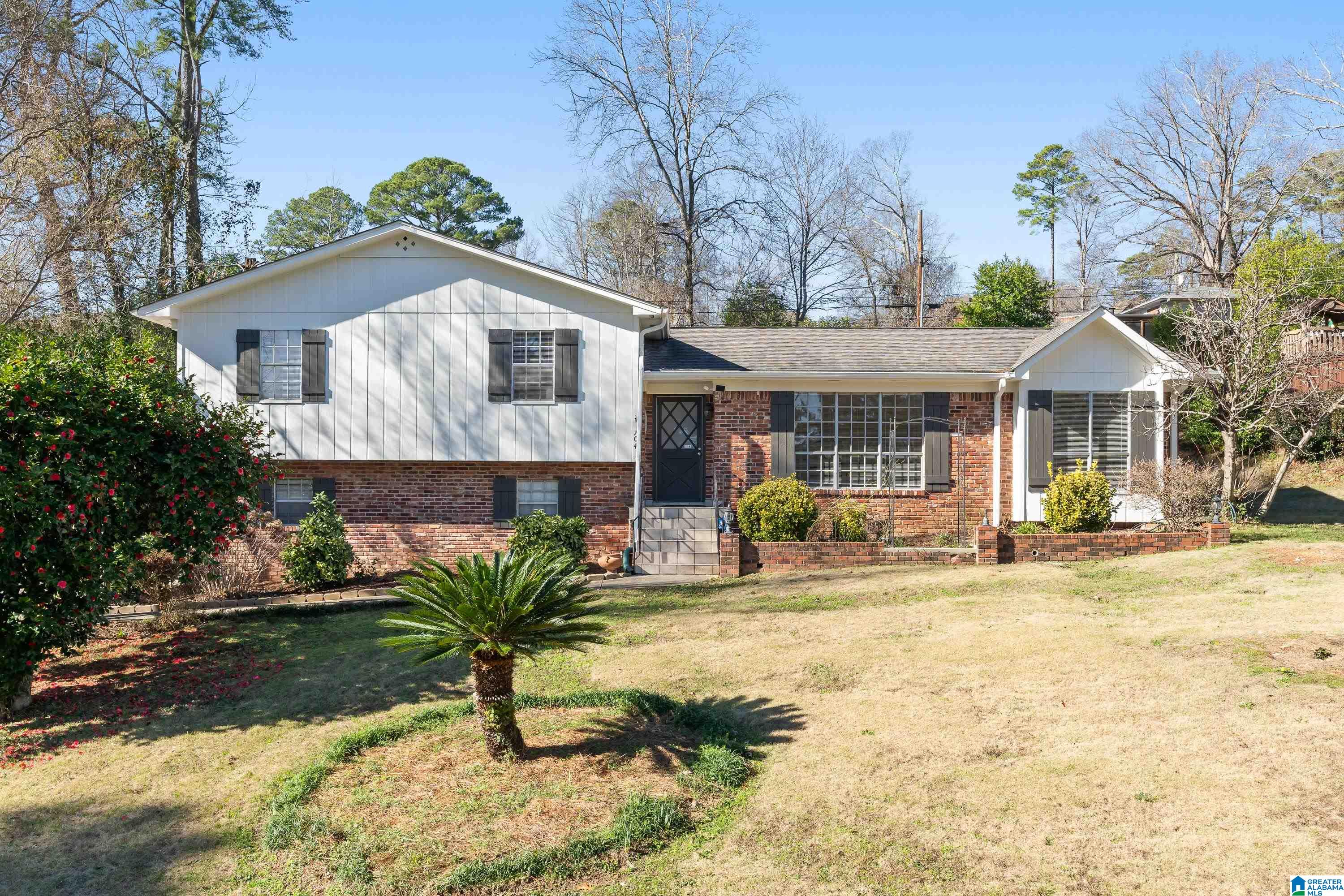 Homes for sale in Vestavia Hills, AL | 704 Staffordshire Lane, Vestavia Hills, AL 35226 | MLS# 21440790