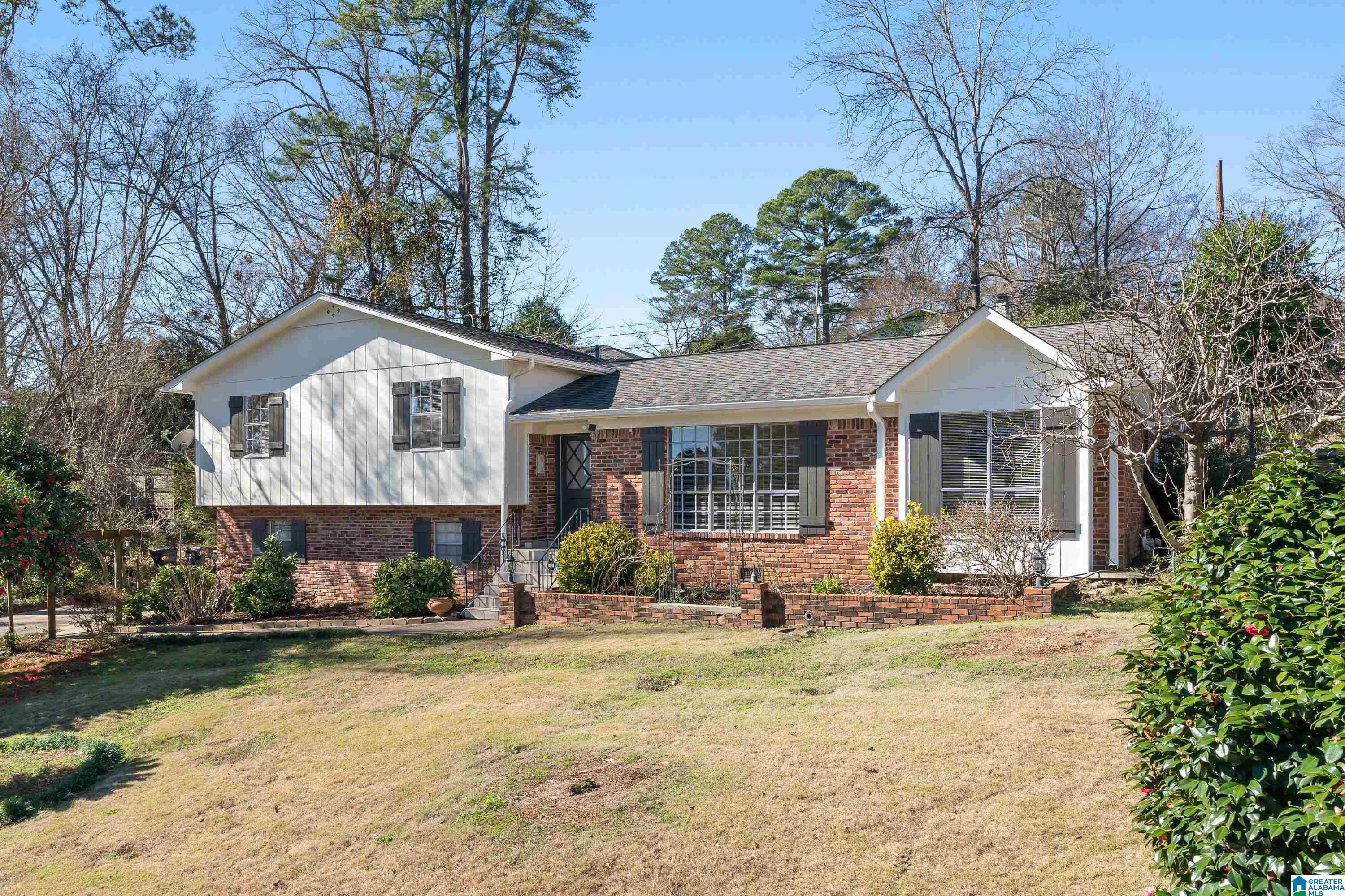 Homes for sale in Vestavia Hills, AL | 704 Staffordshire Lane, Vestavia Hills, AL 35226 | MLS# 21440790