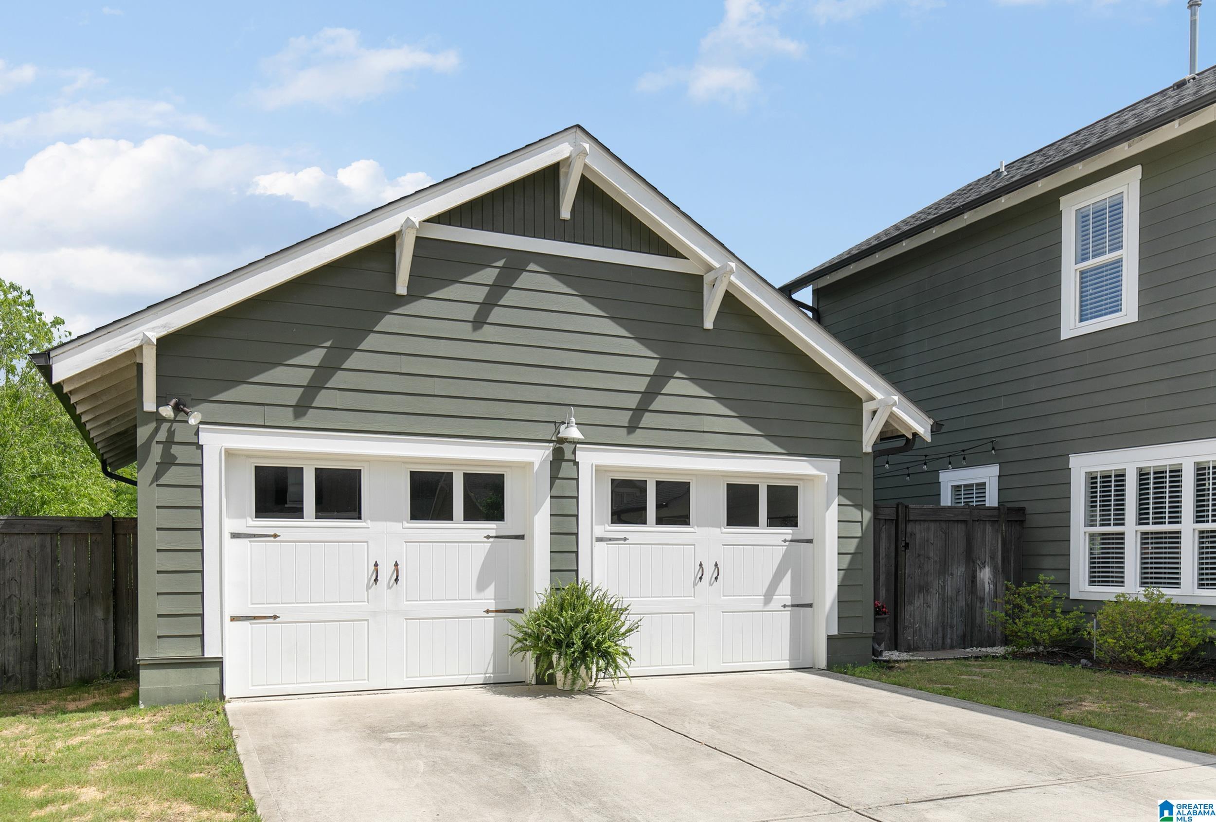 Homes for sale in Hoover, AL | 3348 Sawyer Dr, Hoover, AL 35226 | MLS# 21440795