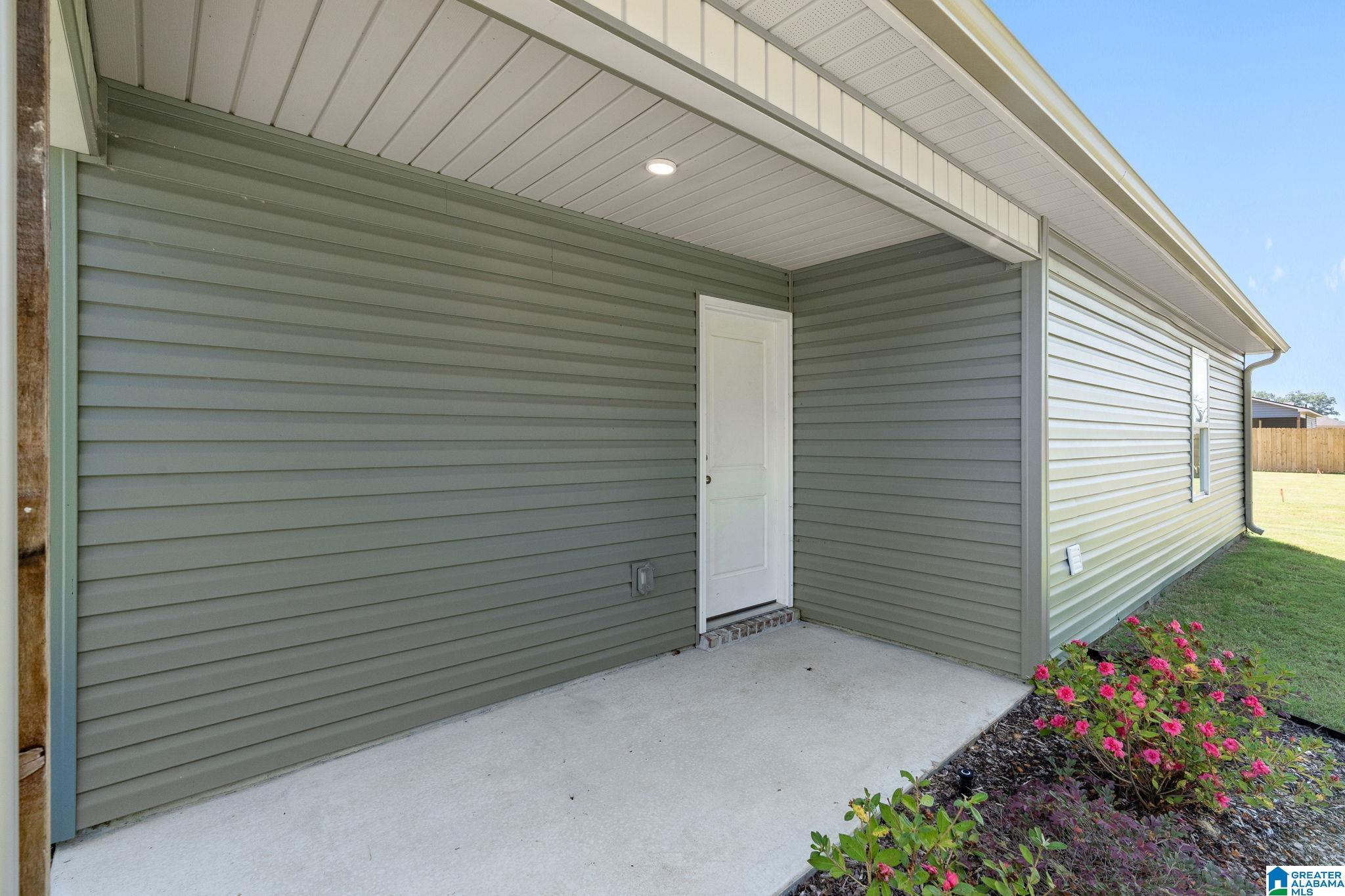 Homes for sale in Calera, AL | 612 Klynes Dr, Calera, AL 35040 | MLS# 21440881