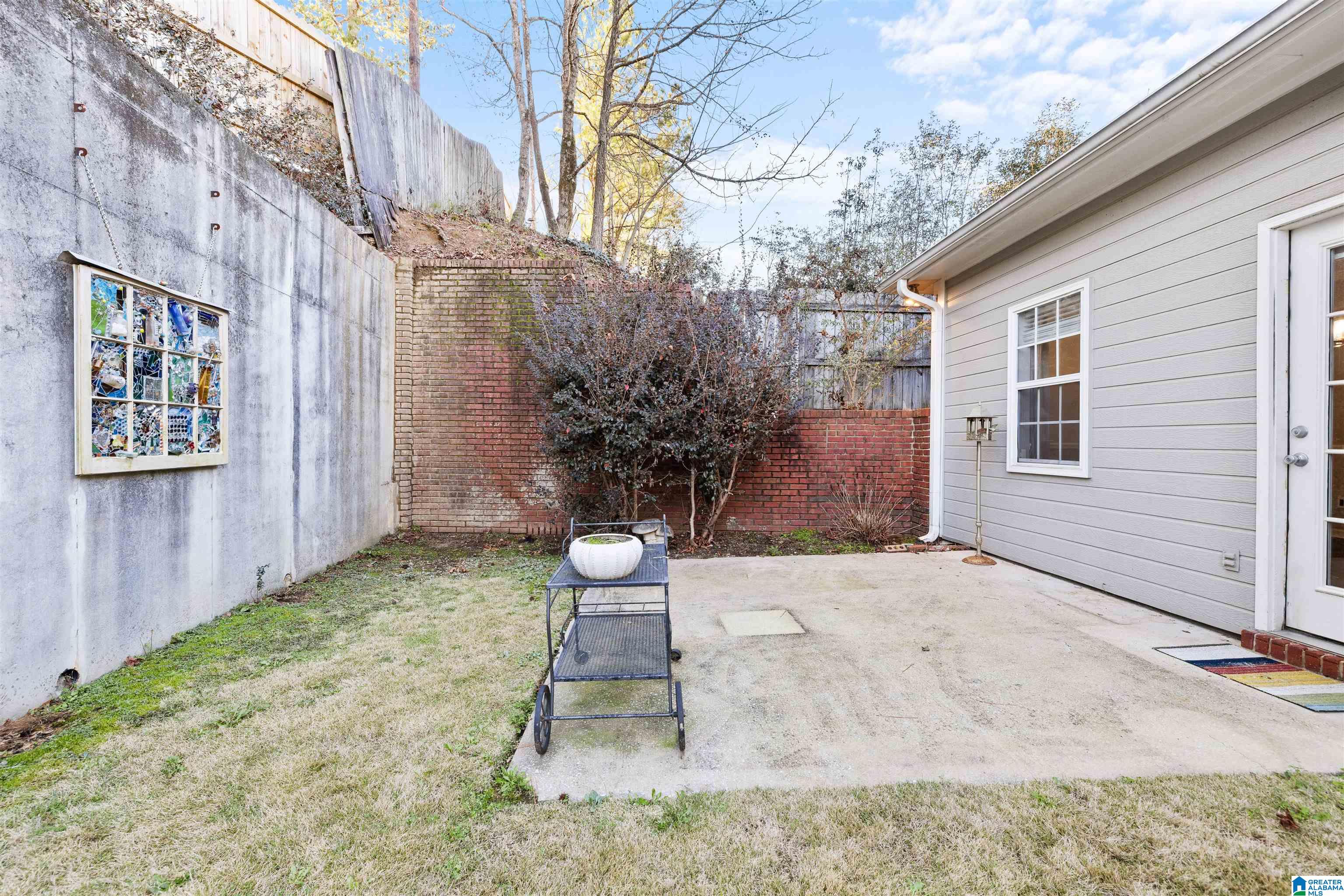 Homes for sale in Hoover, AL | 3225 Boxwood Dr, Hoover, AL 35216 | MLS# 21440885