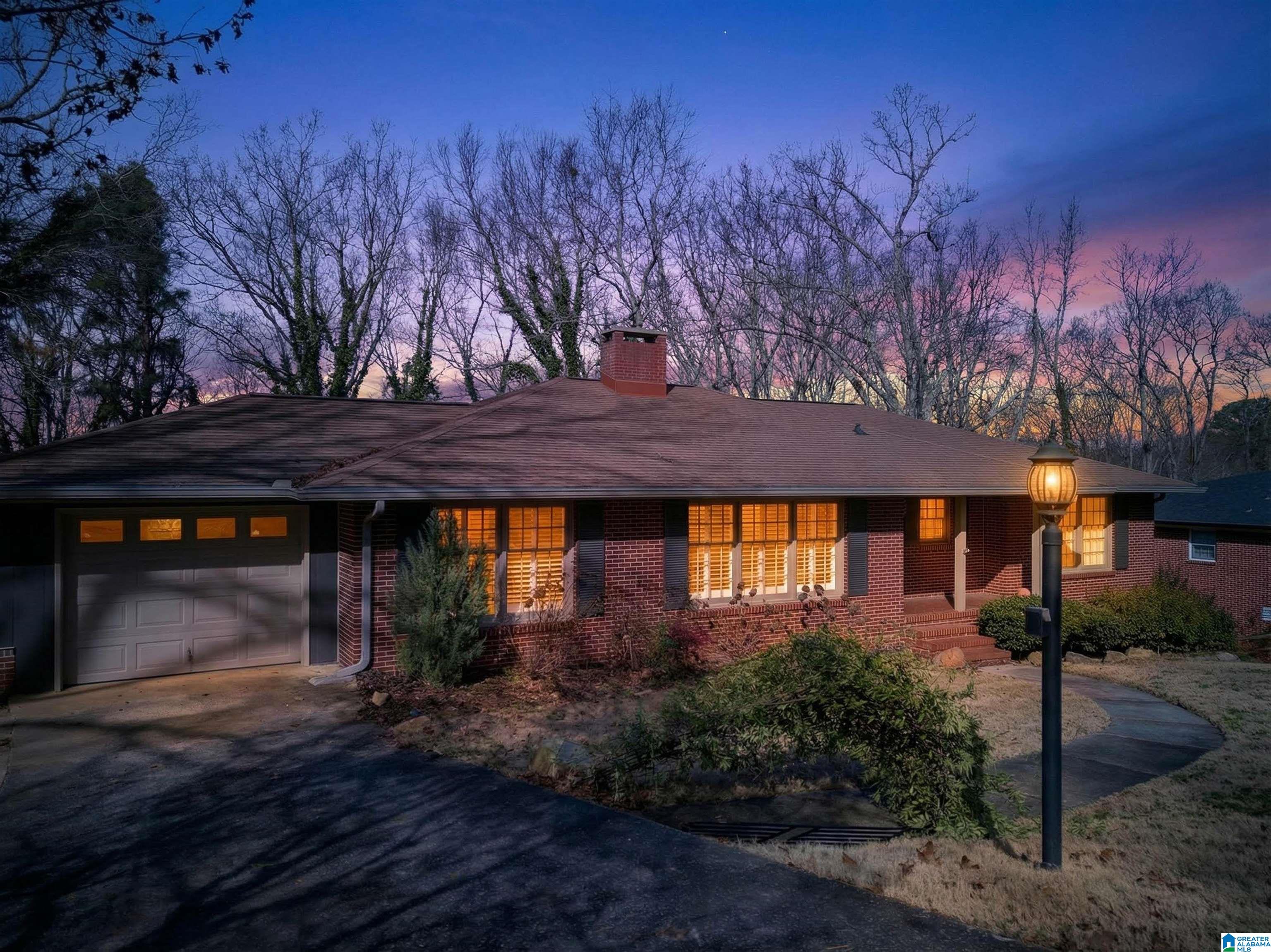 10 LANIER PLACE