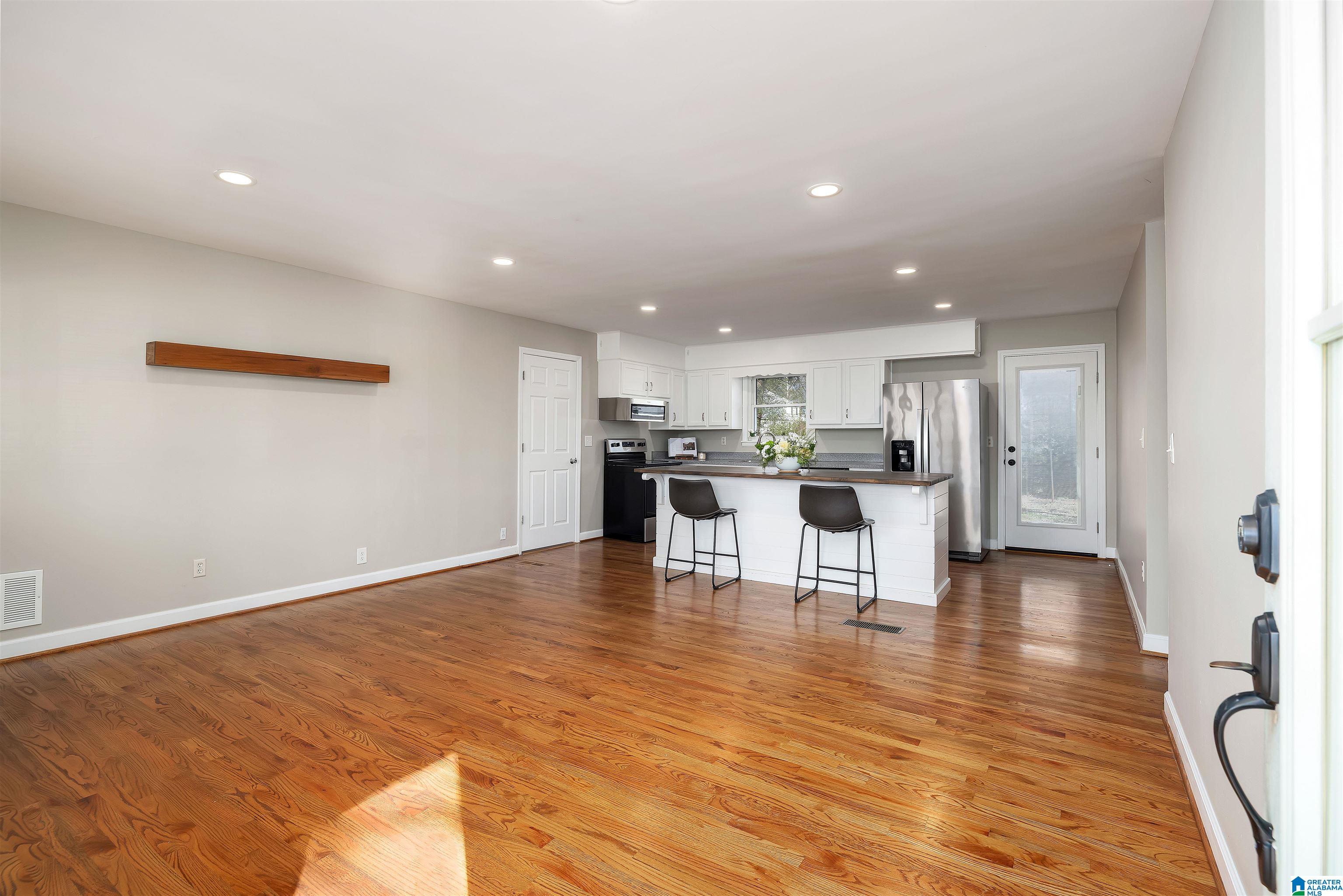 Homes for sale in Trussville, AL | 141 Vann Circle, Trussville, AL 35173 | MLS# 21440952