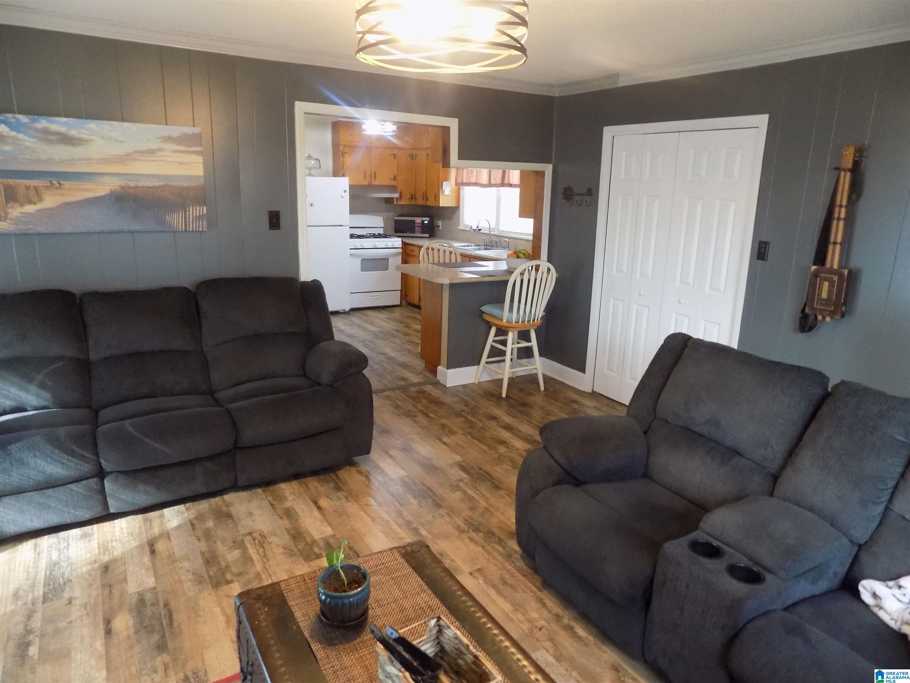 Homes for sale in Hueytown, AL | 1805 28th Avenue N, Hueytown, AL 35023 | MLS# 21440961