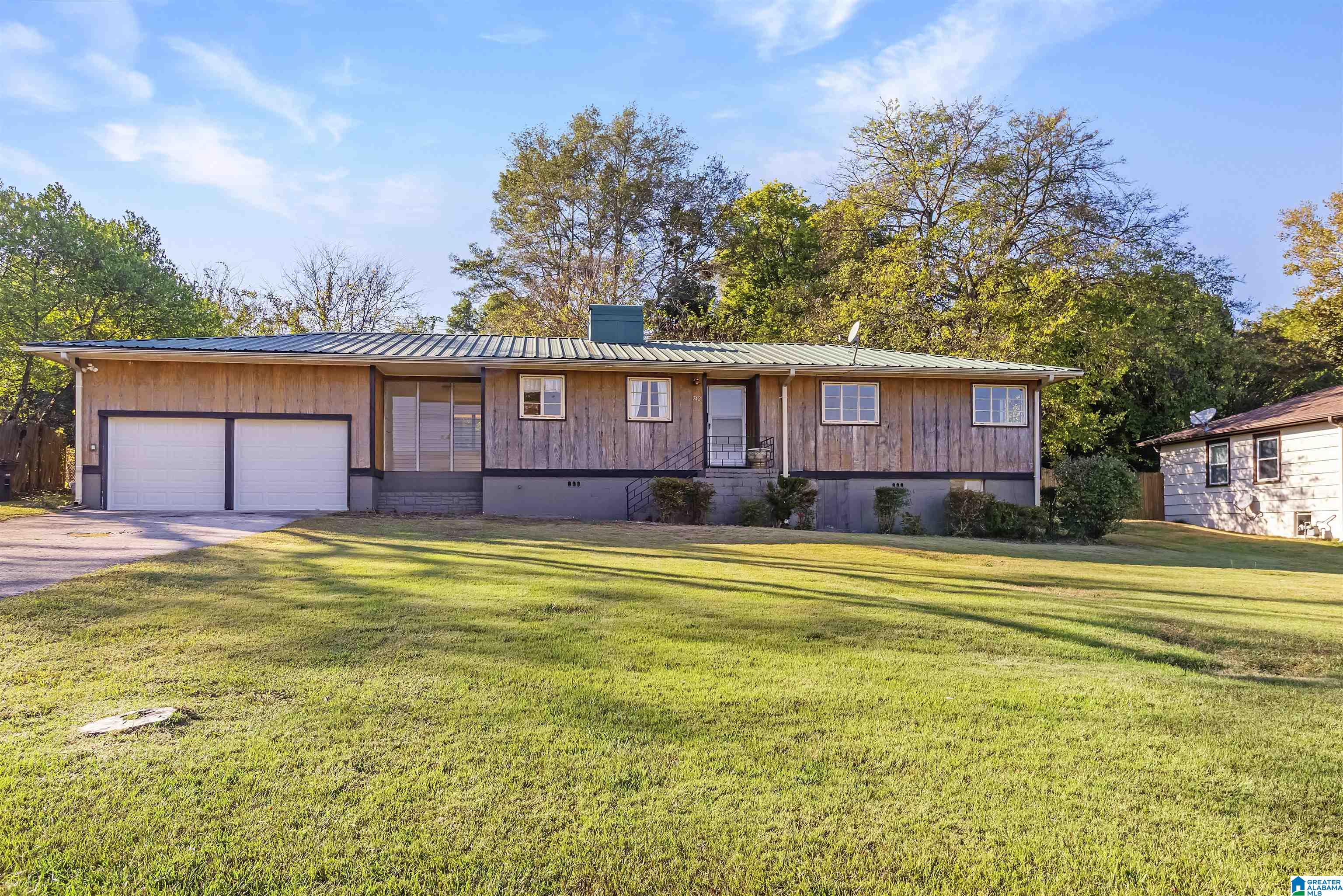 Homes for sale in Hoover, AL | 742 Valley Street, Hoover, AL 35226 | MLS# 21441012