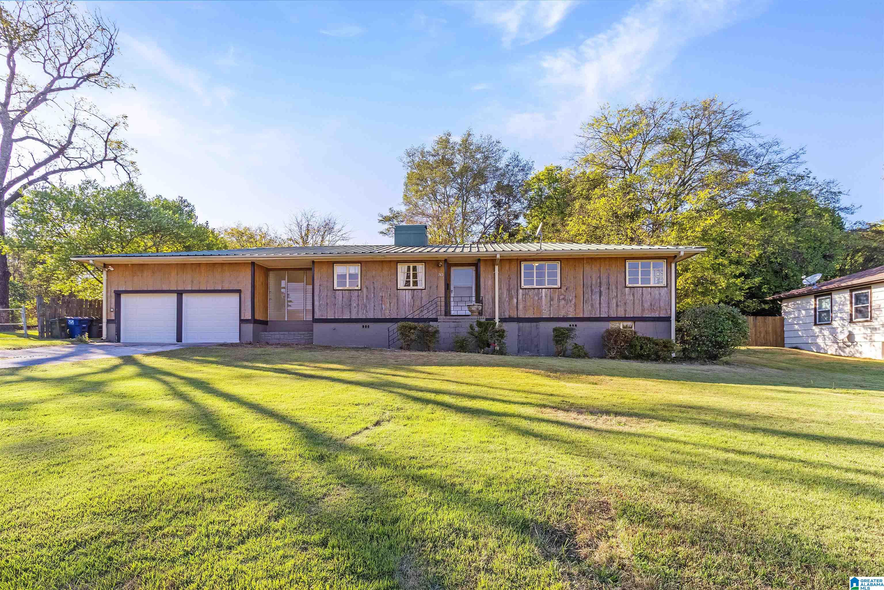 Homes for sale in Hoover, AL | 742 Valley Street, Hoover, AL 35226 | MLS# 21441012