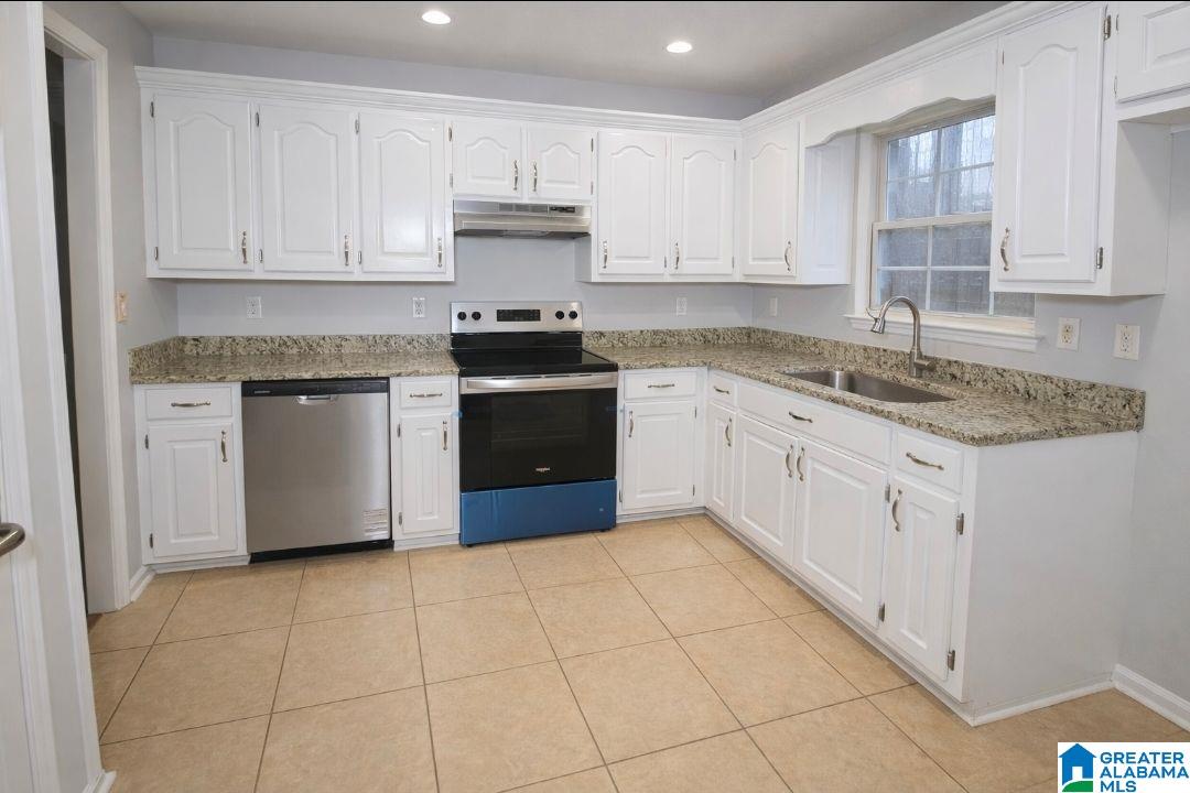 Homes for sale in Warrior, AL | 1047 Poplar Trail, Warrior, AL 35180 | MLS# 21441015