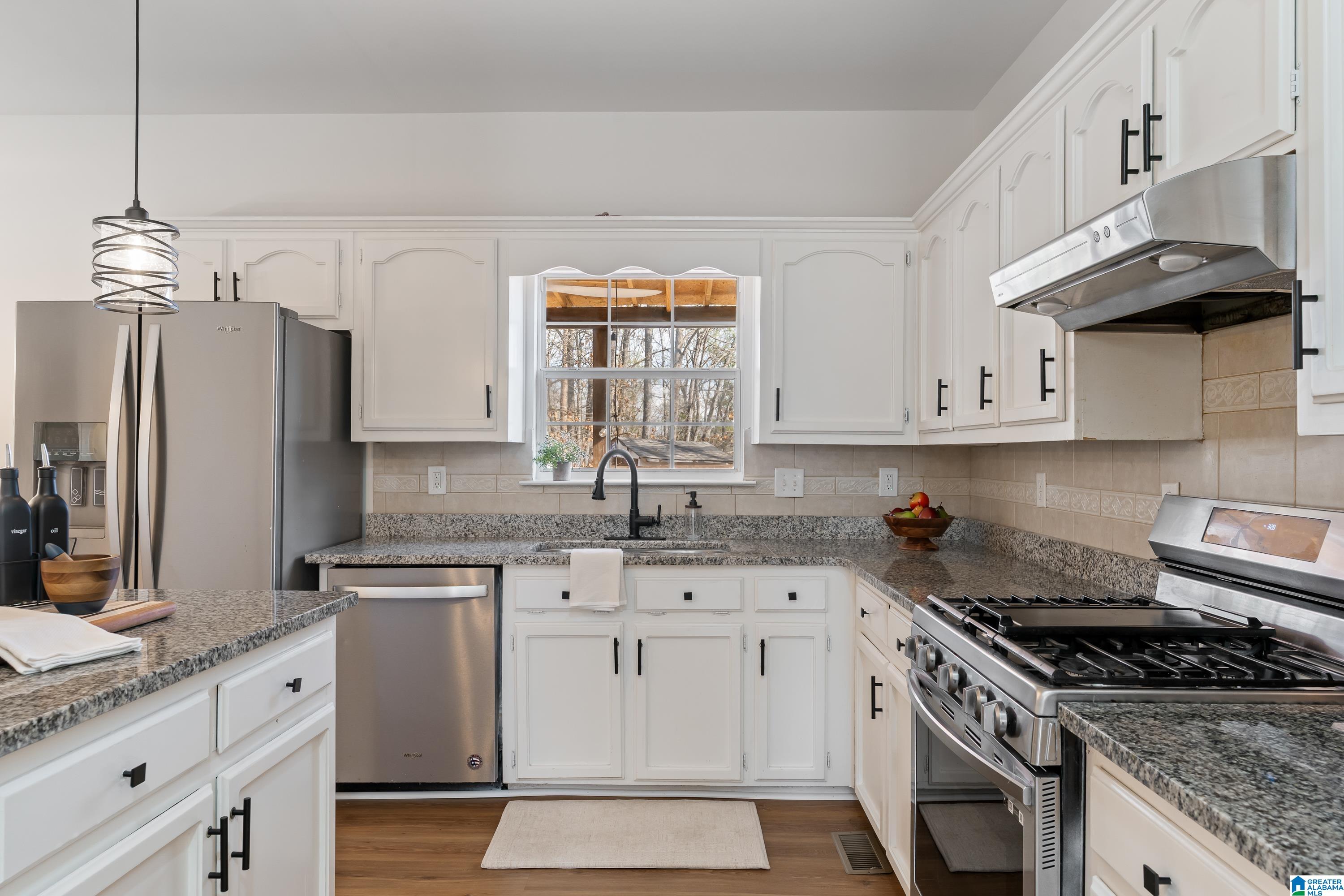 Homes for sale in Alabaster, AL | 120 Sterling Gate Dr, Alabaster, AL 35007 | MLS# 21441043