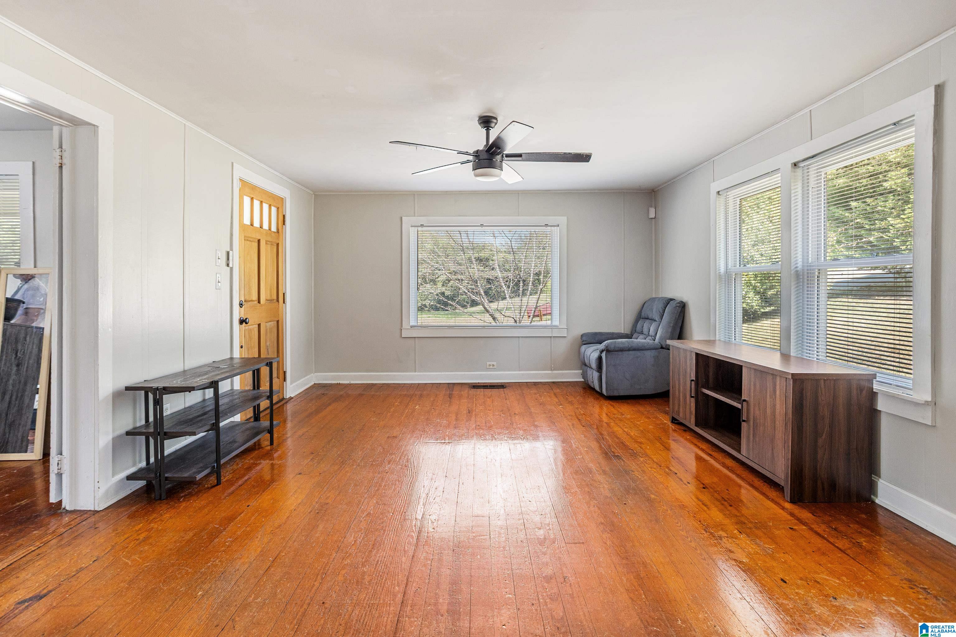 Homes for sale in Fultondale, AL | 1232 2Nd Avenue, Fultondale, AL 35068 | MLS# 21441196