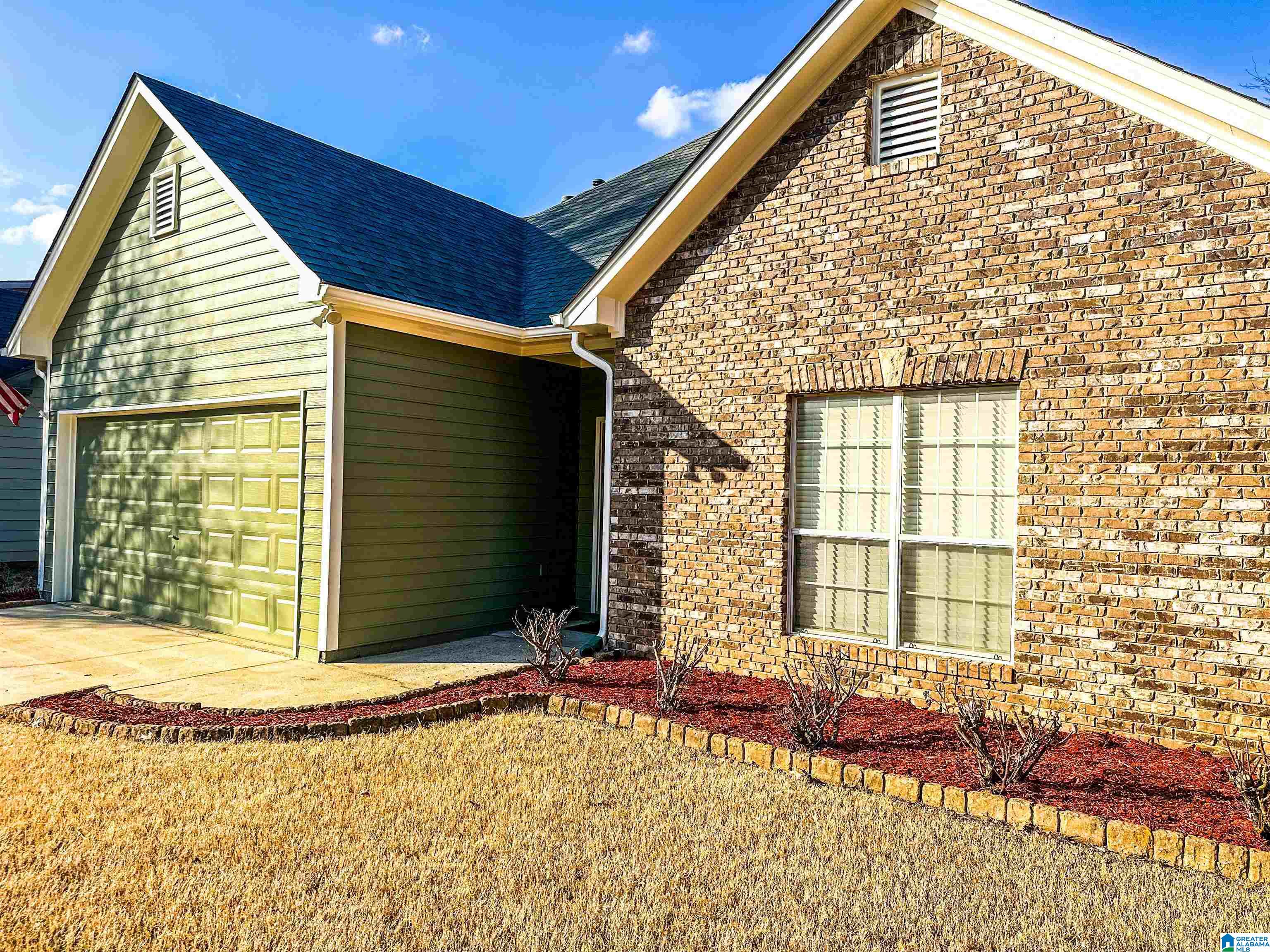 Photo 3 of Sale Pending at 8564 Dover Dr, Leeds, AL 35094 | MLS# 21441234 | Listing updated on 2026-09-05