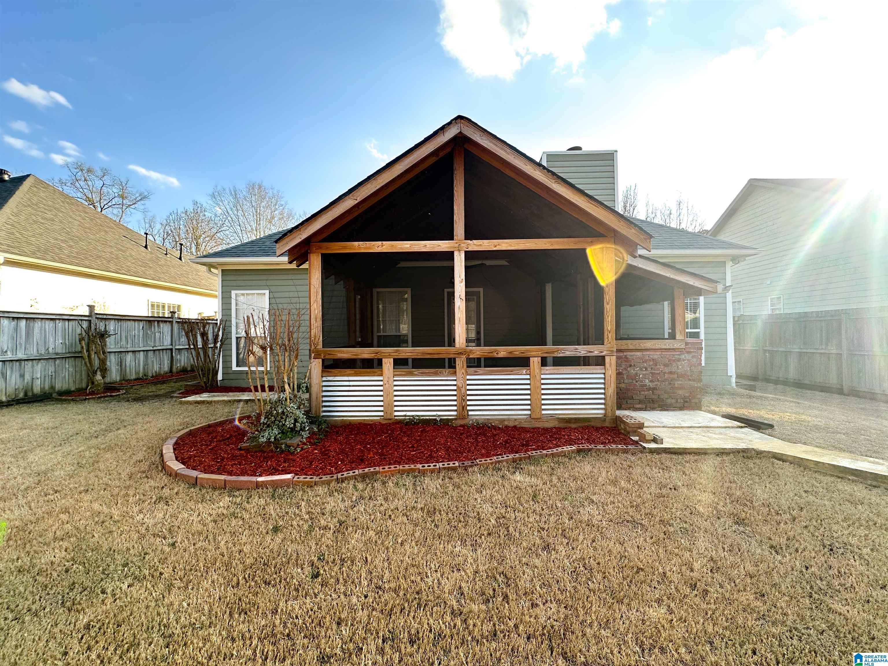 Photo 3 of Sale Pending at 8564 Dover Dr, Leeds, AL 35094 | MLS# 21441234 | Listing updated on 2026-09-05