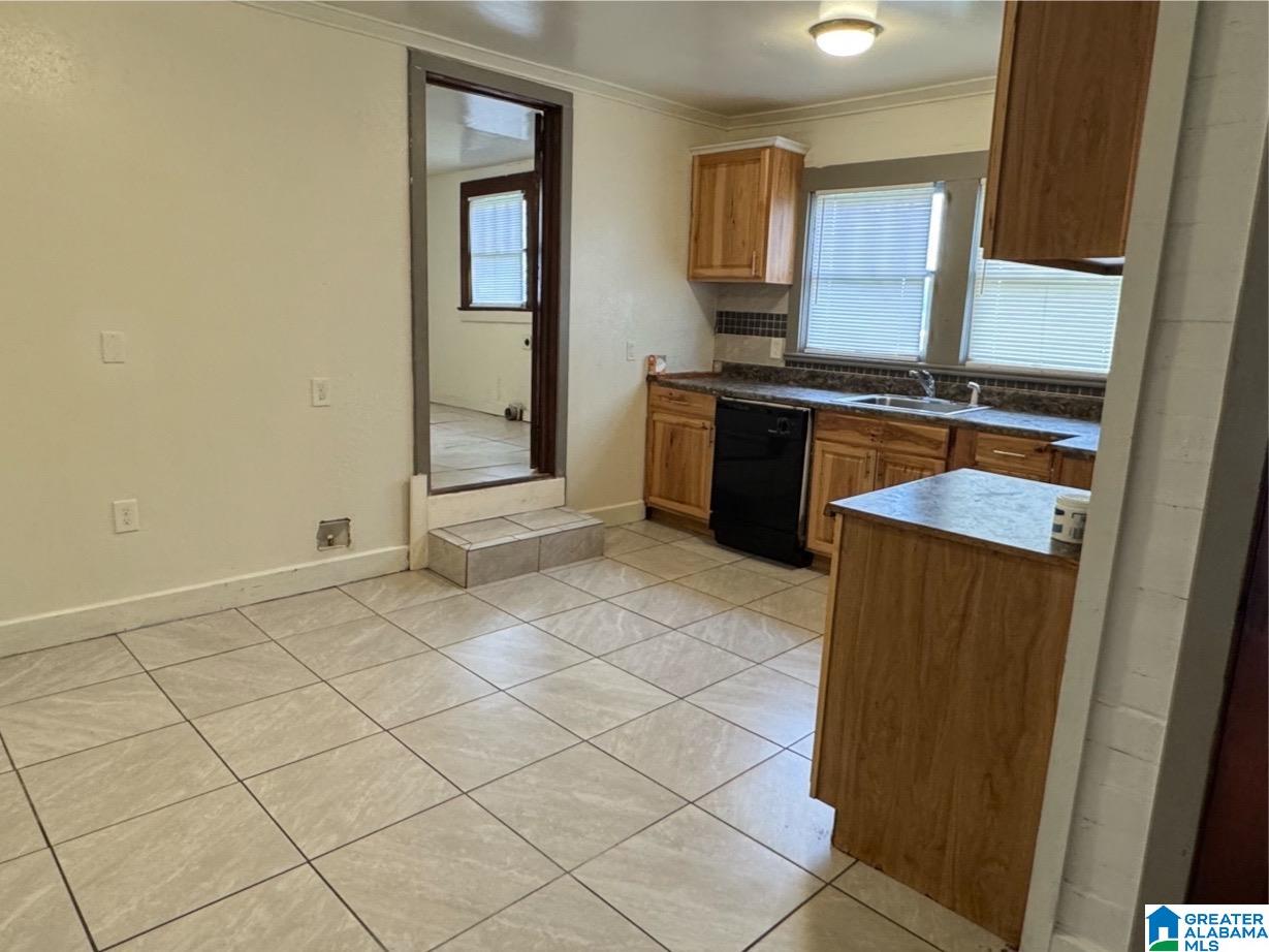 Photo 4 of Single family home for sale at 3515 Carver Ave SW, Birmingham, AL 35221 | MLS# 21441240 | Listing updated on 2026-04-25