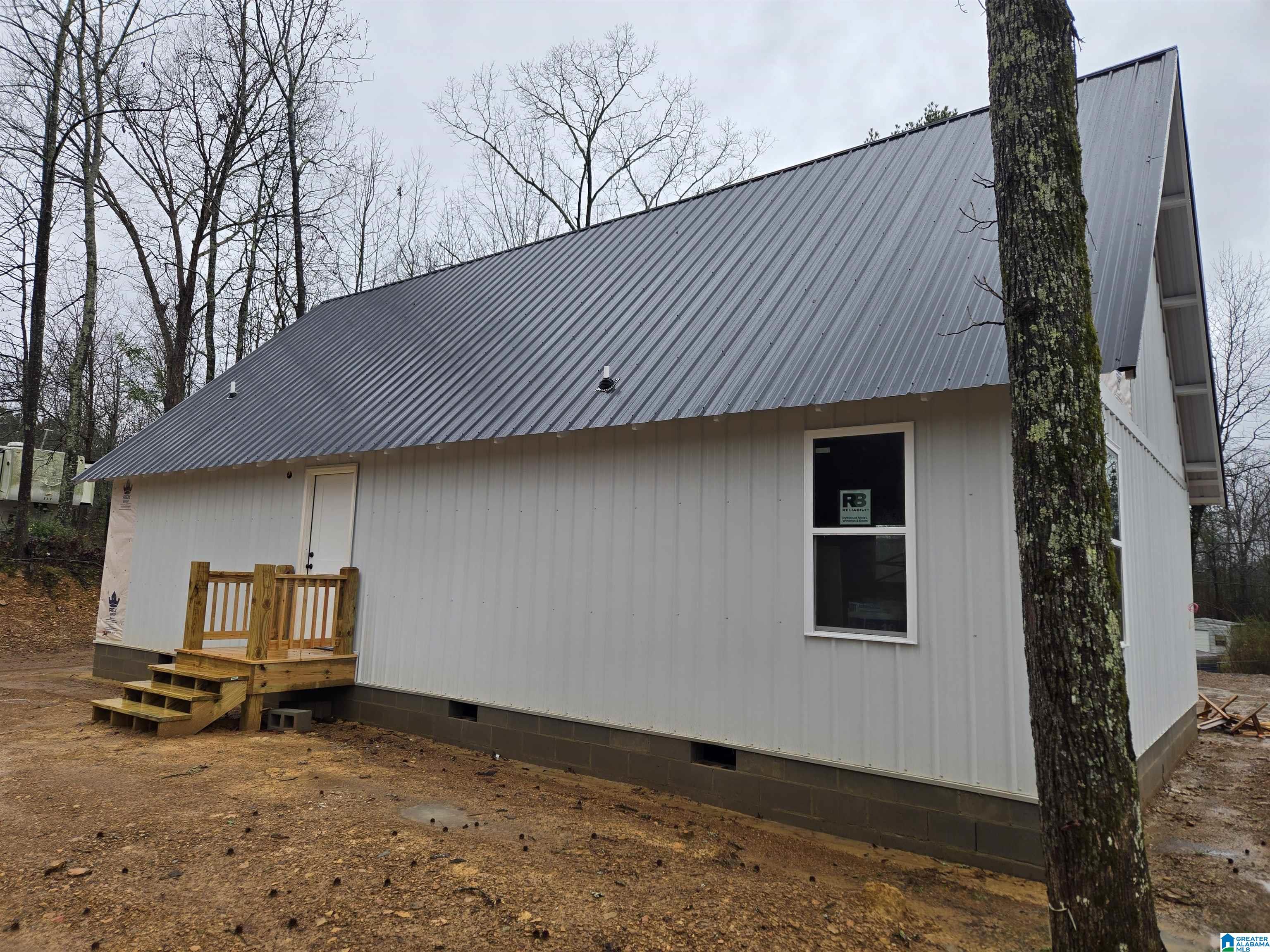 Homes for sale in Oneonta, AL | 221 Sheffield Dr, Oneonta, AL 35121 | MLS# 21441350