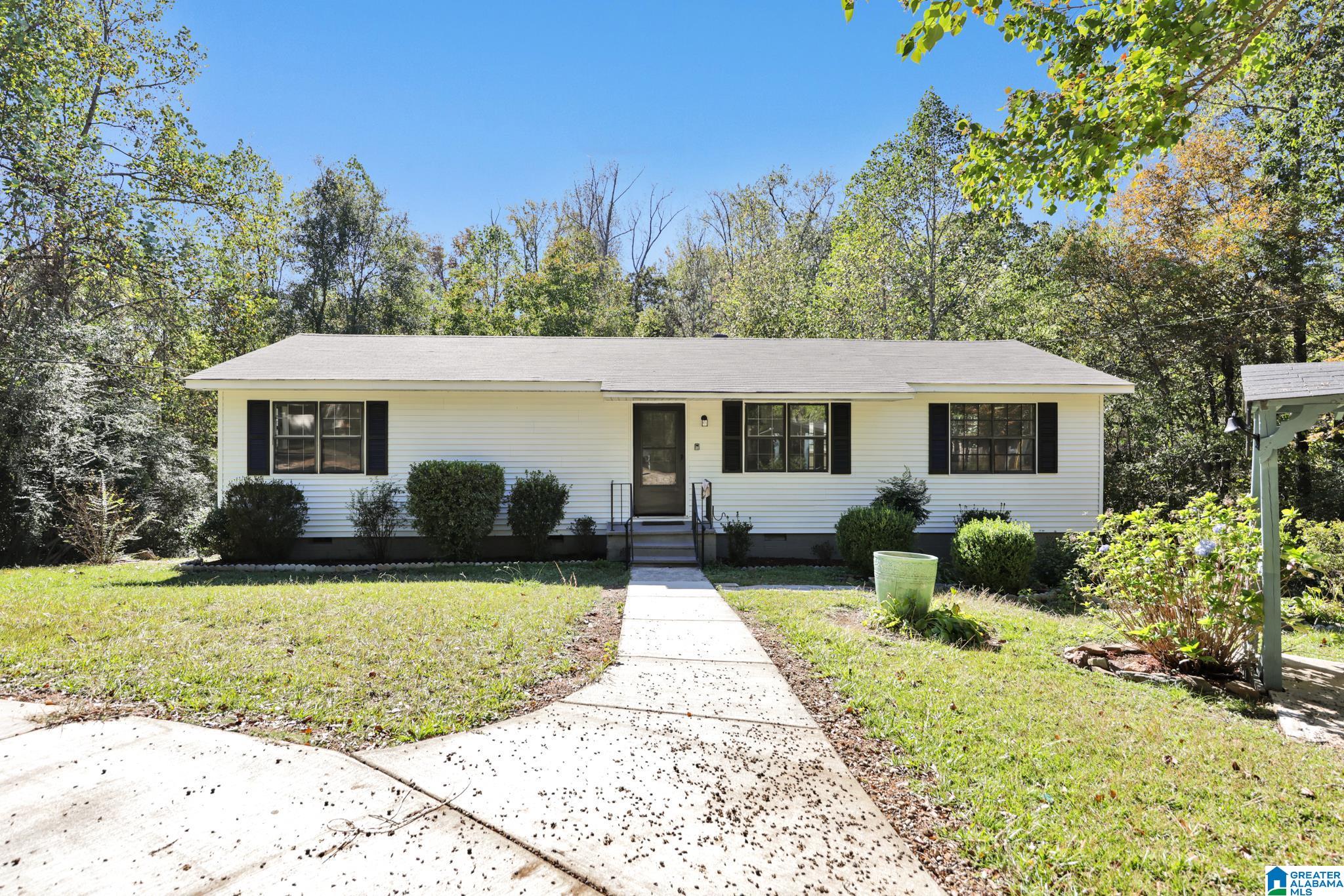 Homes for sale in Hueytown, AL | 912 Clark Mountain Road, Hueytown, AL 35023 | MLS# 21441365