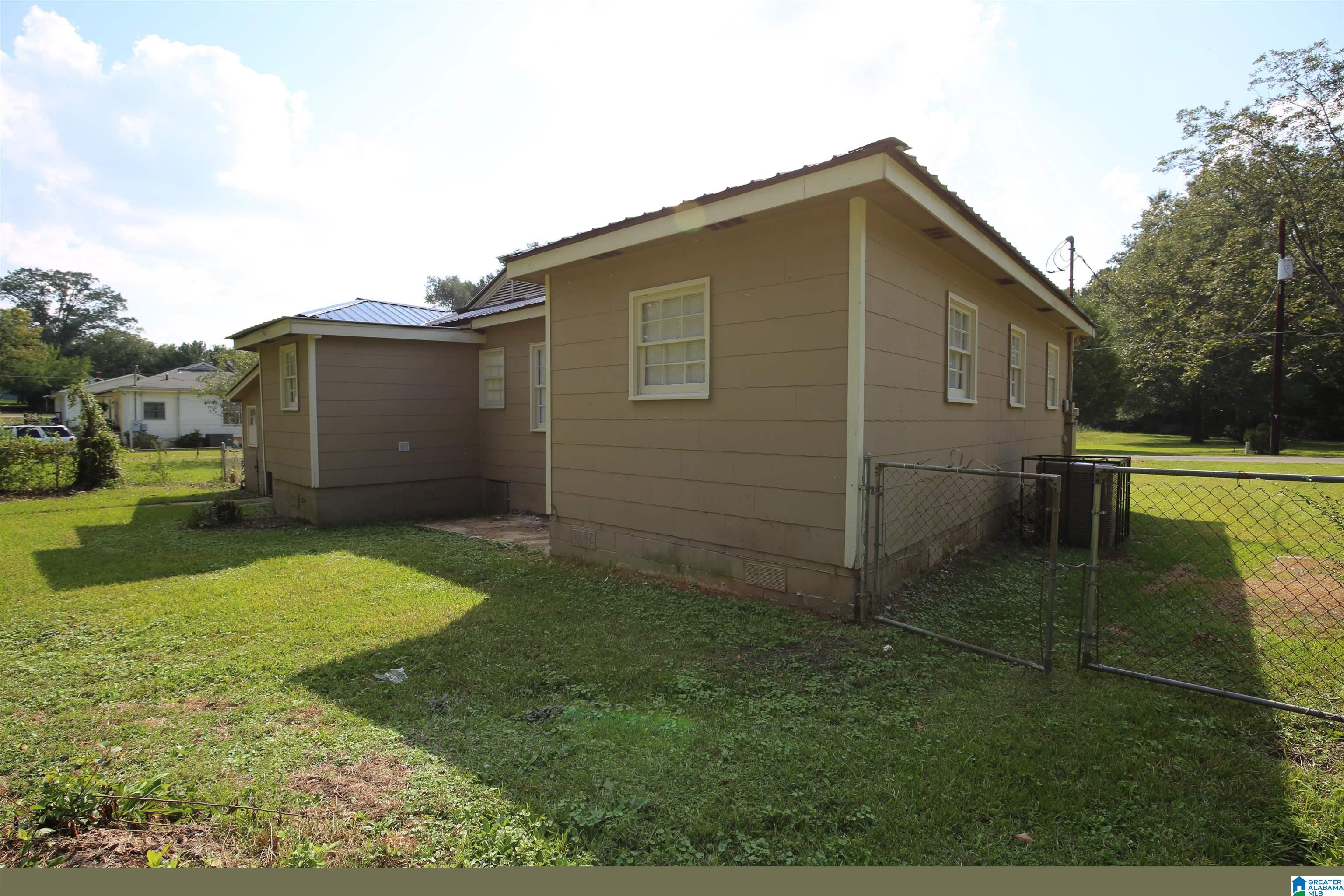 Homes for sale in Hueytown, AL | 107 Beta Street, Hueytown, AL 35023 | MLS# 21441443