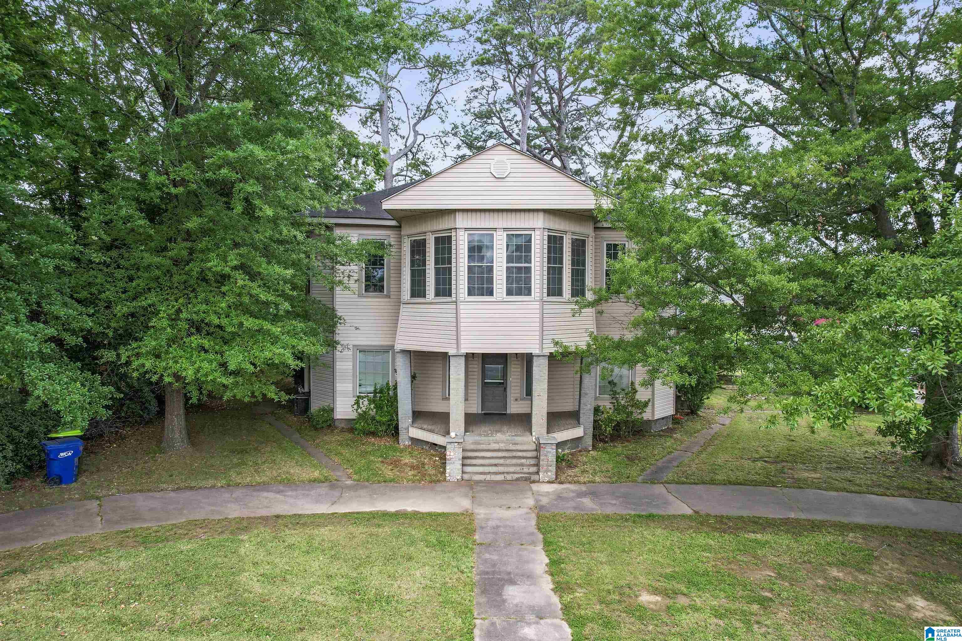 7 S NORTON AVENUE