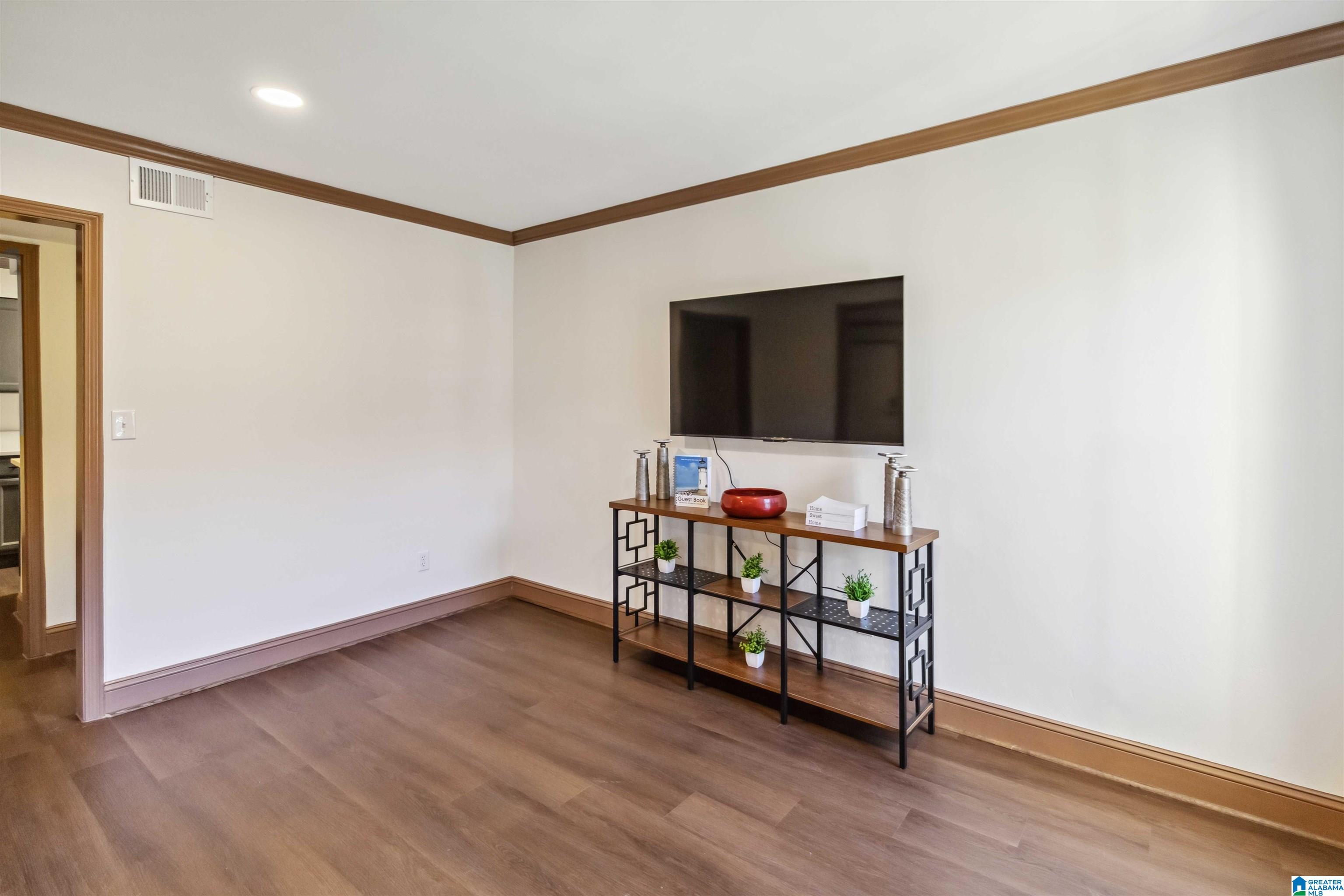 Homes for sale in Hoover, AL | 906 Chapel Creek Dr #906, Hoover, AL 35226 | MLS# 21441533