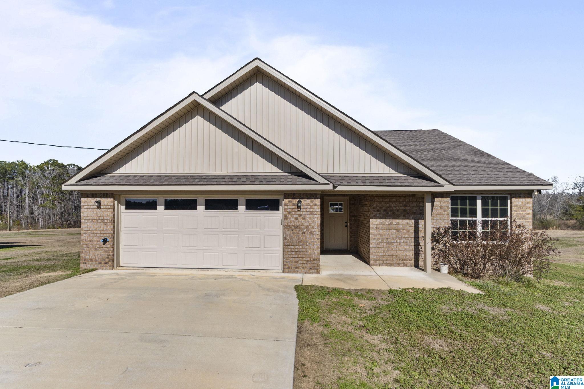 Homes for sale in Jemison, AL | 1653 County Road 44, Jemison, AL 35085 | MLS# 21441584