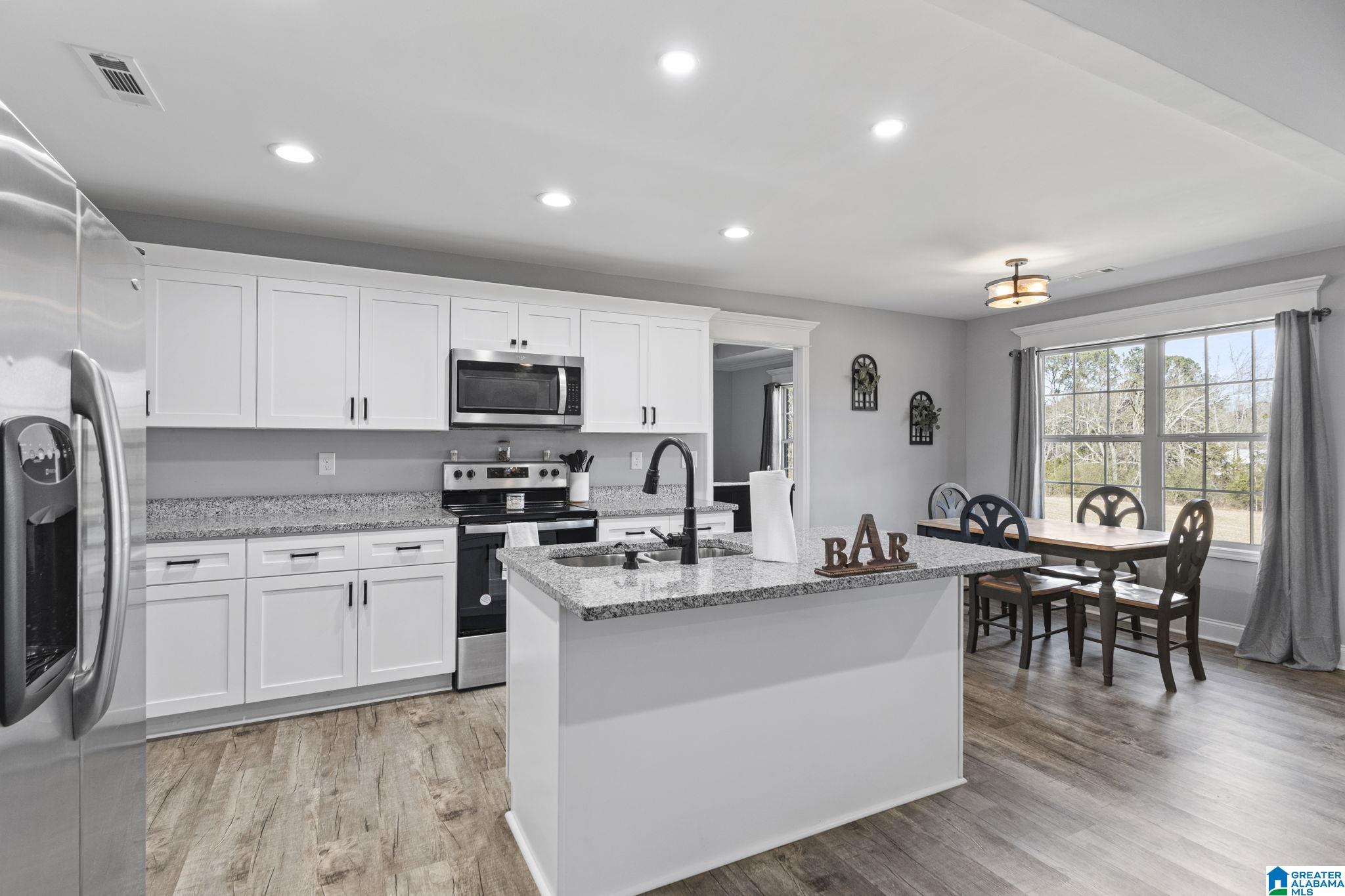 Homes for sale in Jemison, AL | 1653 County Road 44, Jemison, AL 35085 | MLS# 21441584