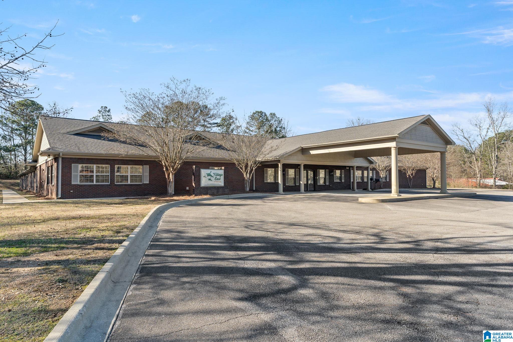 220 KINGS CIRCLE