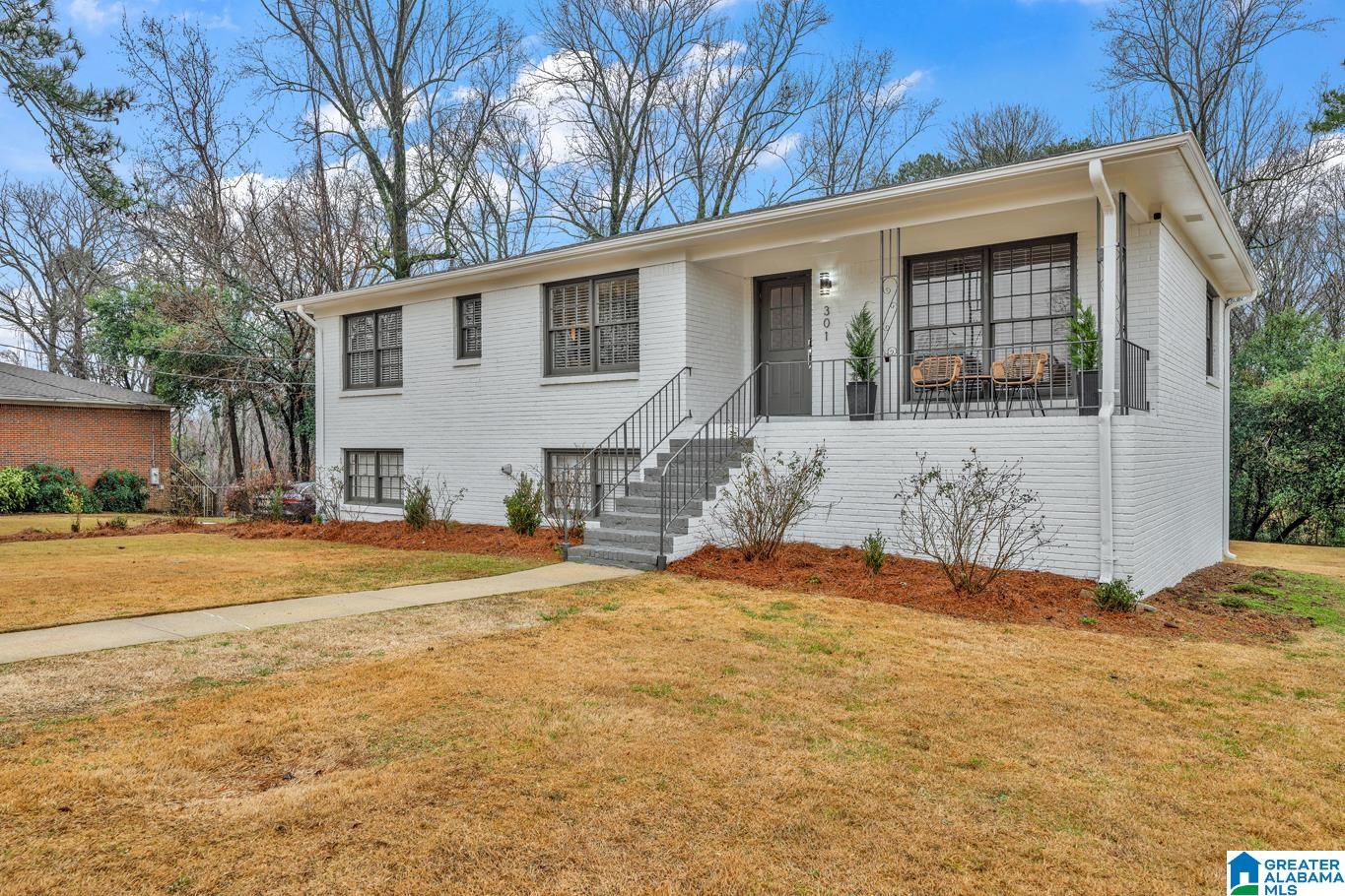 Homes for sale in Gardendale, AL | 301 Mozelle Circle, Gardendale, AL 35071 | MLS# 21441705