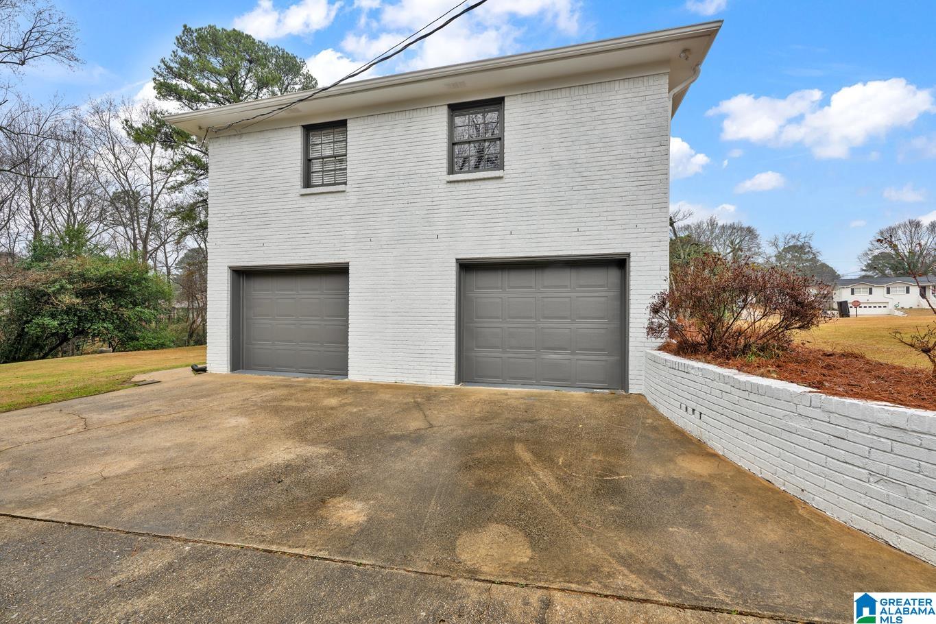 Homes for sale in Gardendale, AL | 301 Mozelle Circle, Gardendale, AL 35071 | MLS# 21441705