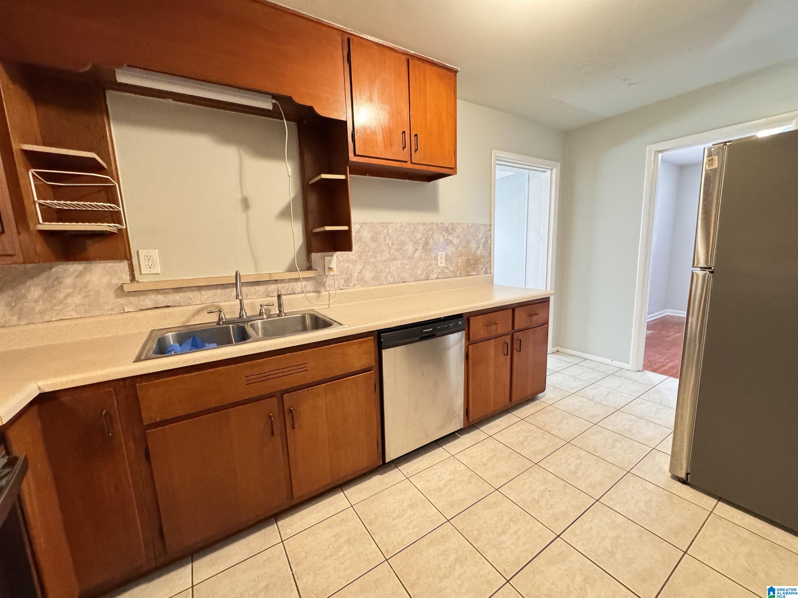 Homes for sale in Birmingham, AL | 1113 Little John Lane, Birmingham, AL 35235 | MLS# 21441754