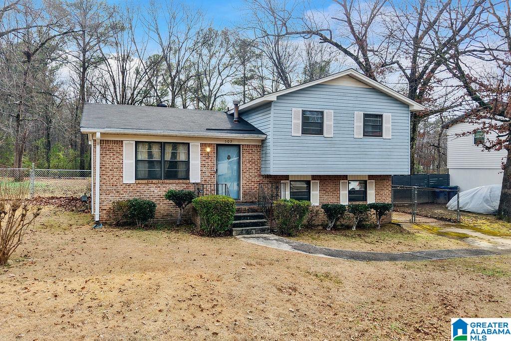 Homes for sale in Alabaster, AL | 505 Regent Dr, Alabaster, AL 35007 | MLS# 21441777