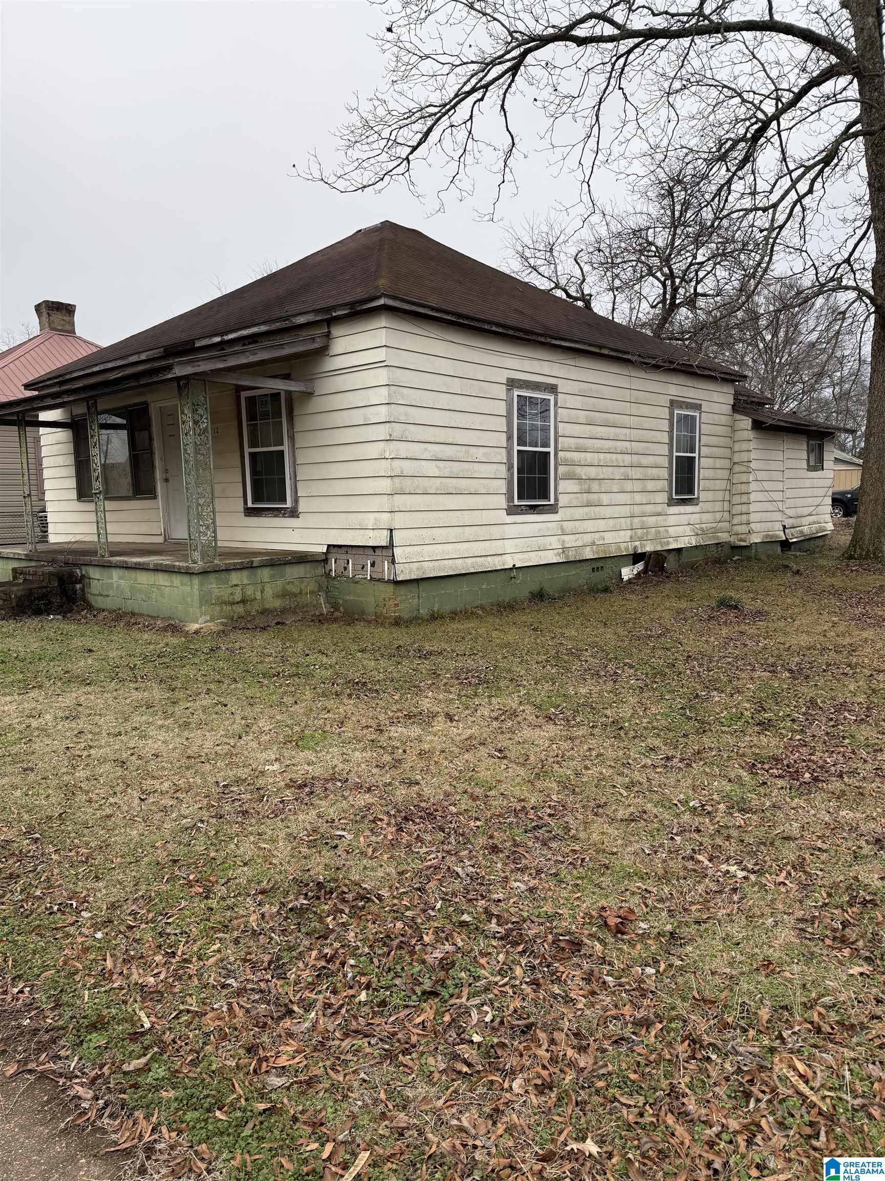 Homes for sale in Anniston, AL | 712 W 12th Street, Anniston, AL 36201 | MLS# 21441876