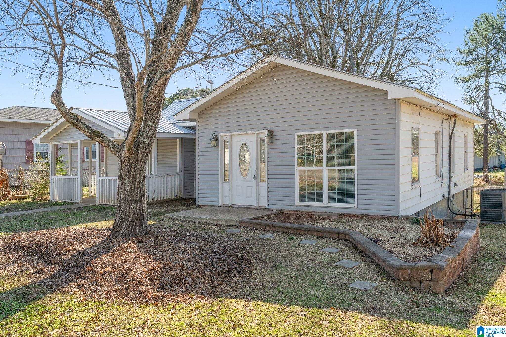 Homes for sale in Graysville, AL | 335 1st Avenue Nw, Graysville, AL 35071 | MLS# 21441903