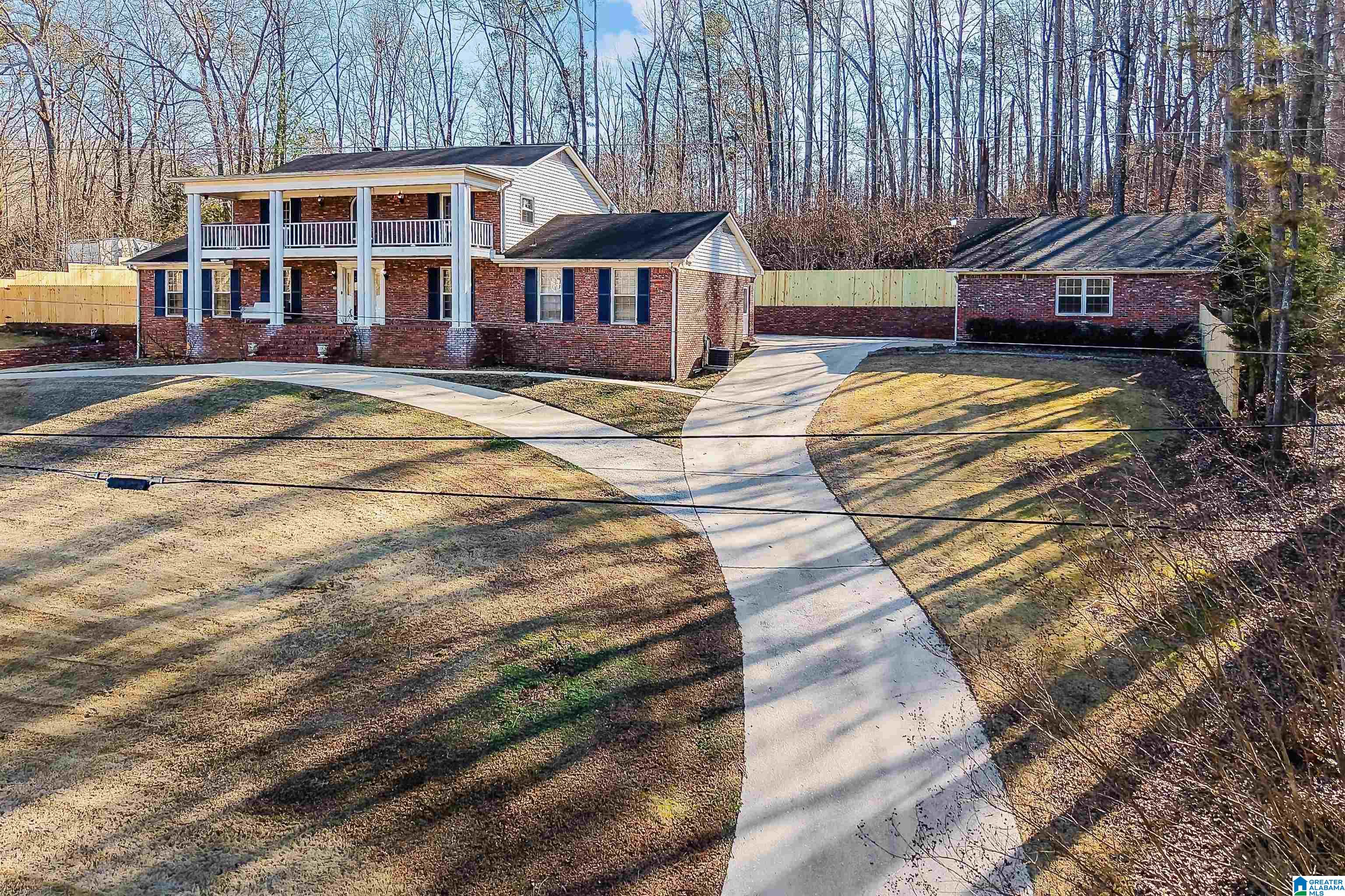 Photo 3 of Single family home for sale at 5559 Roberts Dr, Pinson, AL 35126 | MLS# 21441972 | Listing updated on 2026-04-02