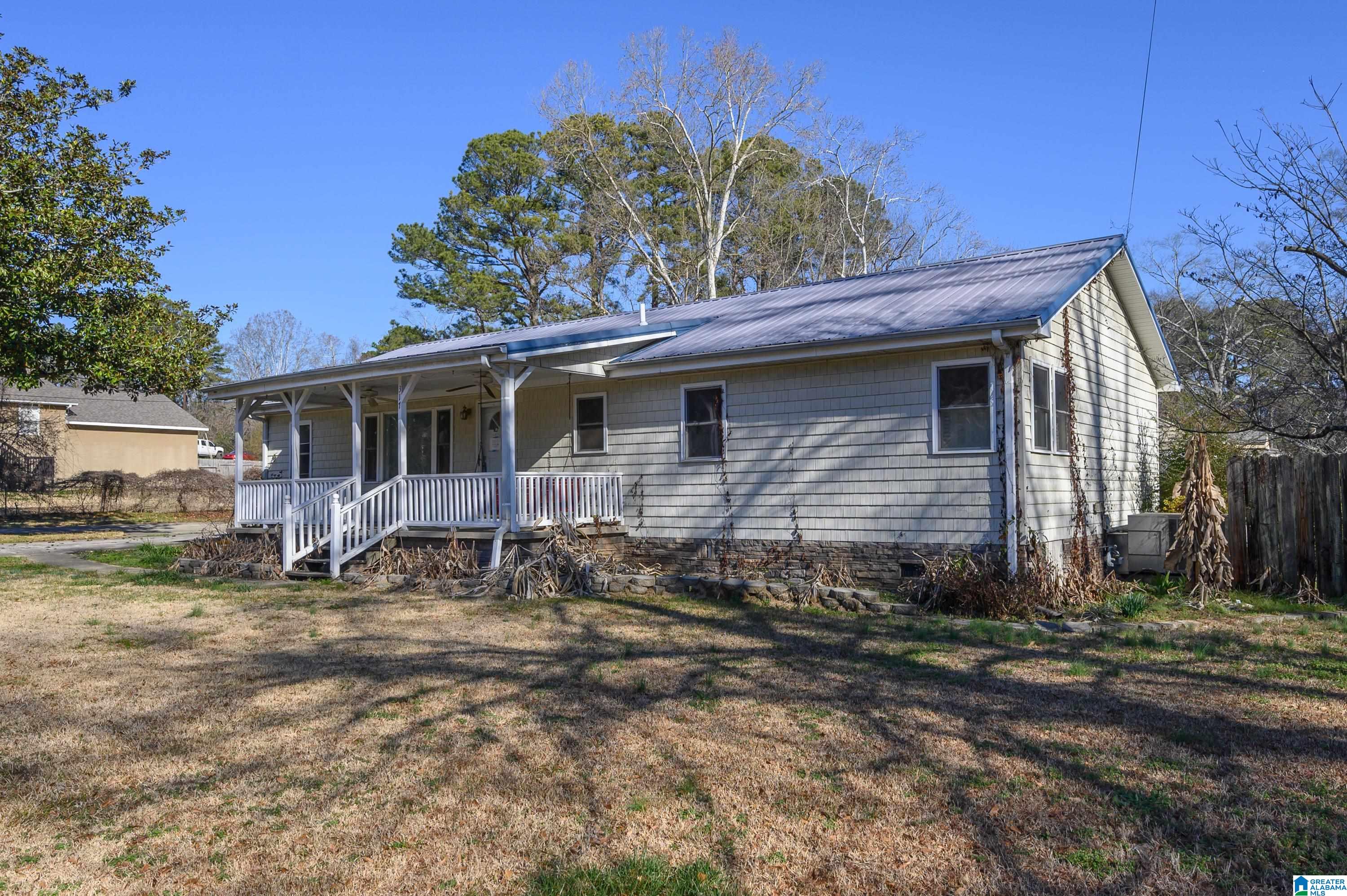 Homes for sale in Hueytown, AL | 317 Wickstead Road, Hueytown, AL 35023 | MLS# 21441975