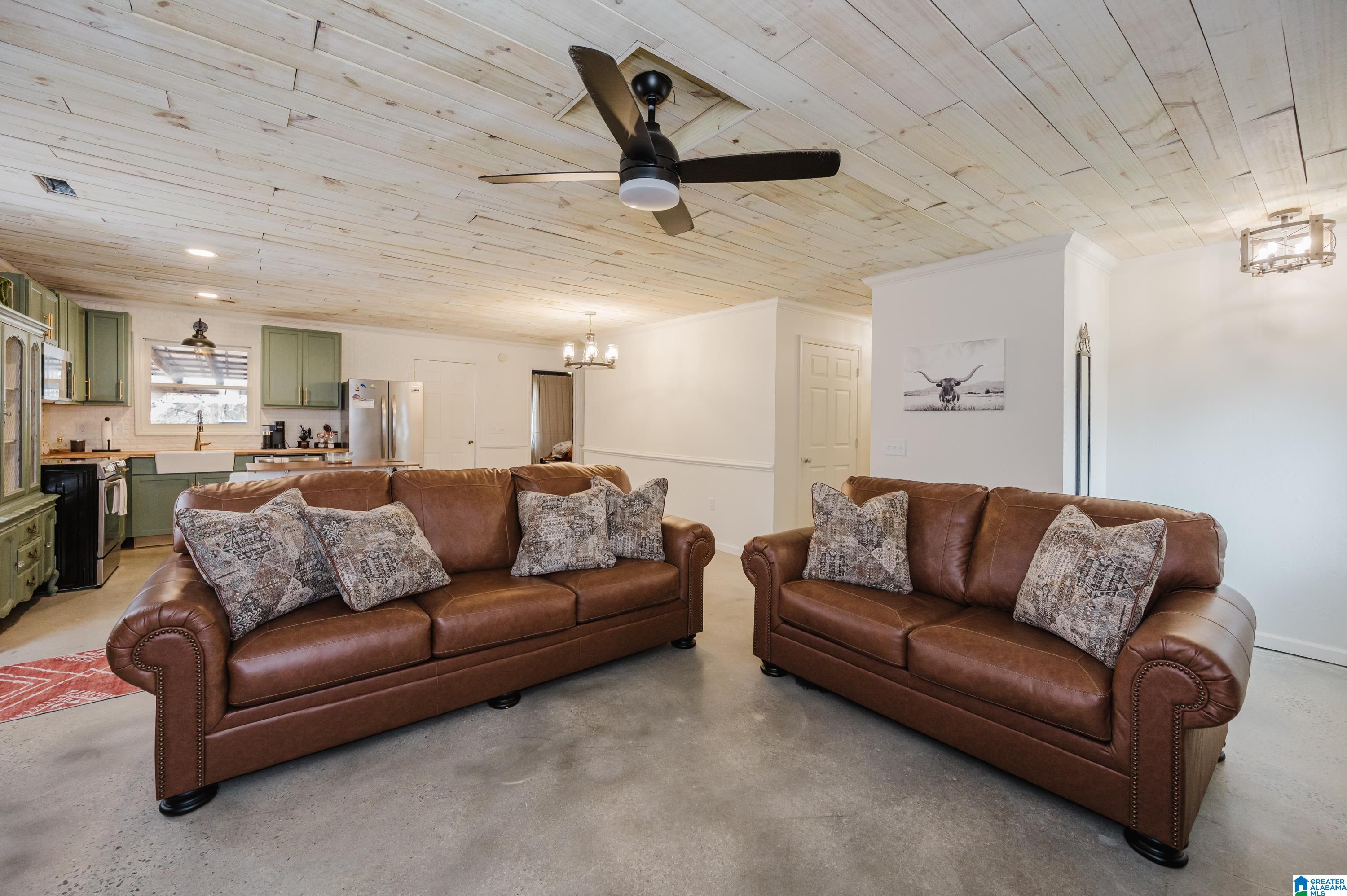 Homes for sale in Jemison, AL | 15440 County Road 51, Jemison, AL 35085 | MLS# 21442030