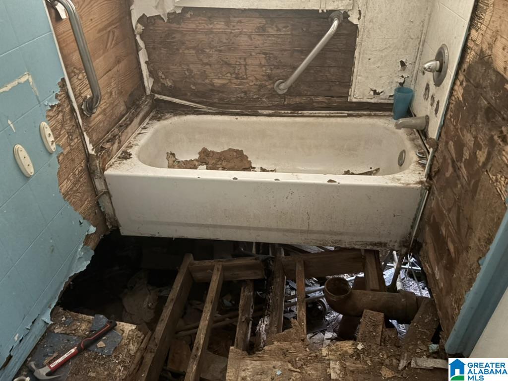 Homes for sale in Birmingham, AL | 925 Avenue F, Birmingham, AL 35214 | MLS# 21442155