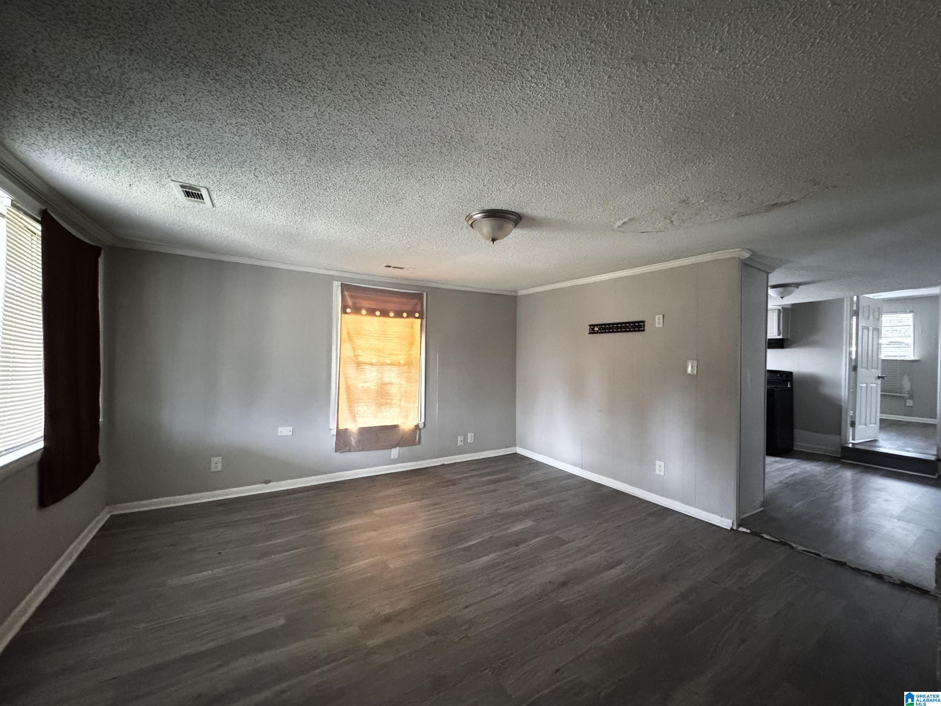 Homes for sale in Birmingham, AL | 3921 Viola Avenue Sw, Birmingham, AL 35221 | MLS# 21442214