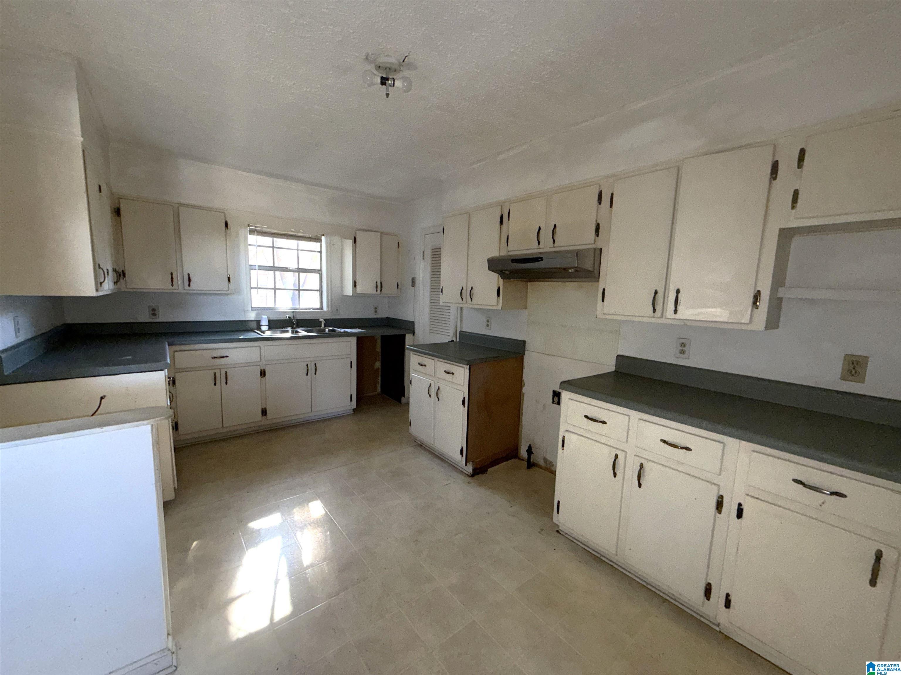 Homes for sale in Hueytown, AL | 153 24Th Street, Hueytown, AL 35023 | MLS# 21442254