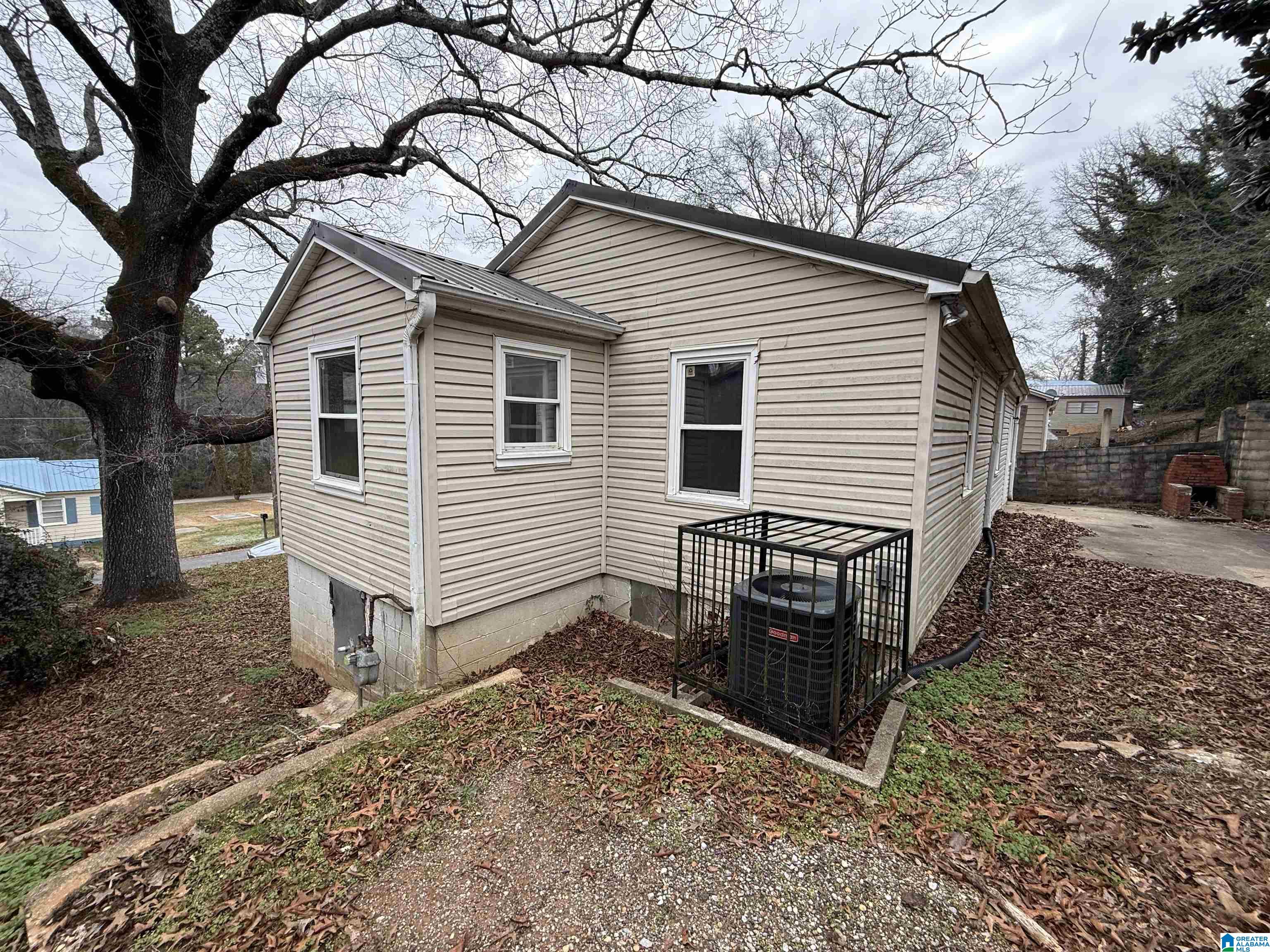 Homes for sale in Childersburg, AL | 50 Lakeside Dr, Childersburg, AL 35044 | MLS# 21442269