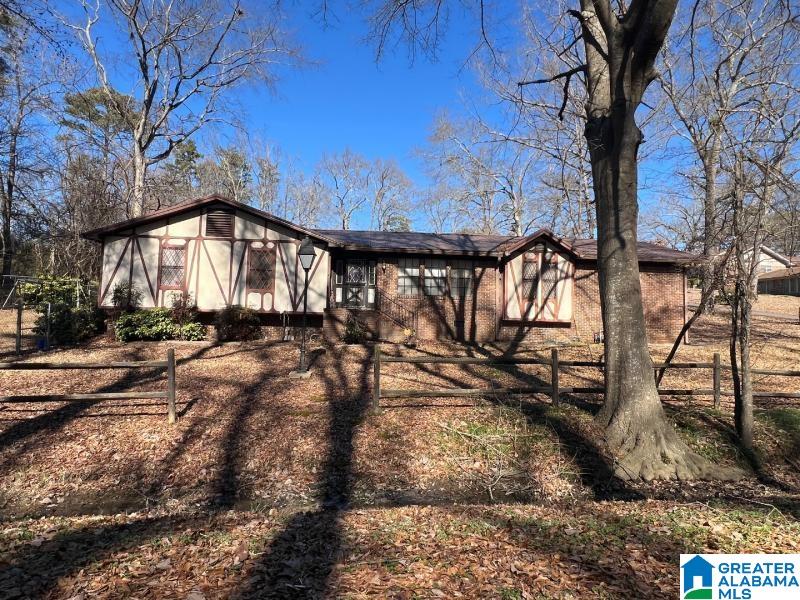 1610 SHADY LANE