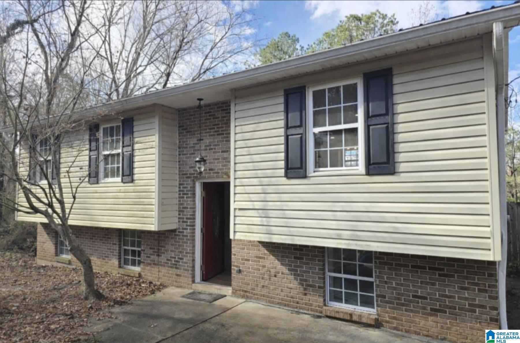 Homes for sale in Oxford, AL | 227 Southmoor Circle, Oxford, AL 36203 | MLS# 21442292