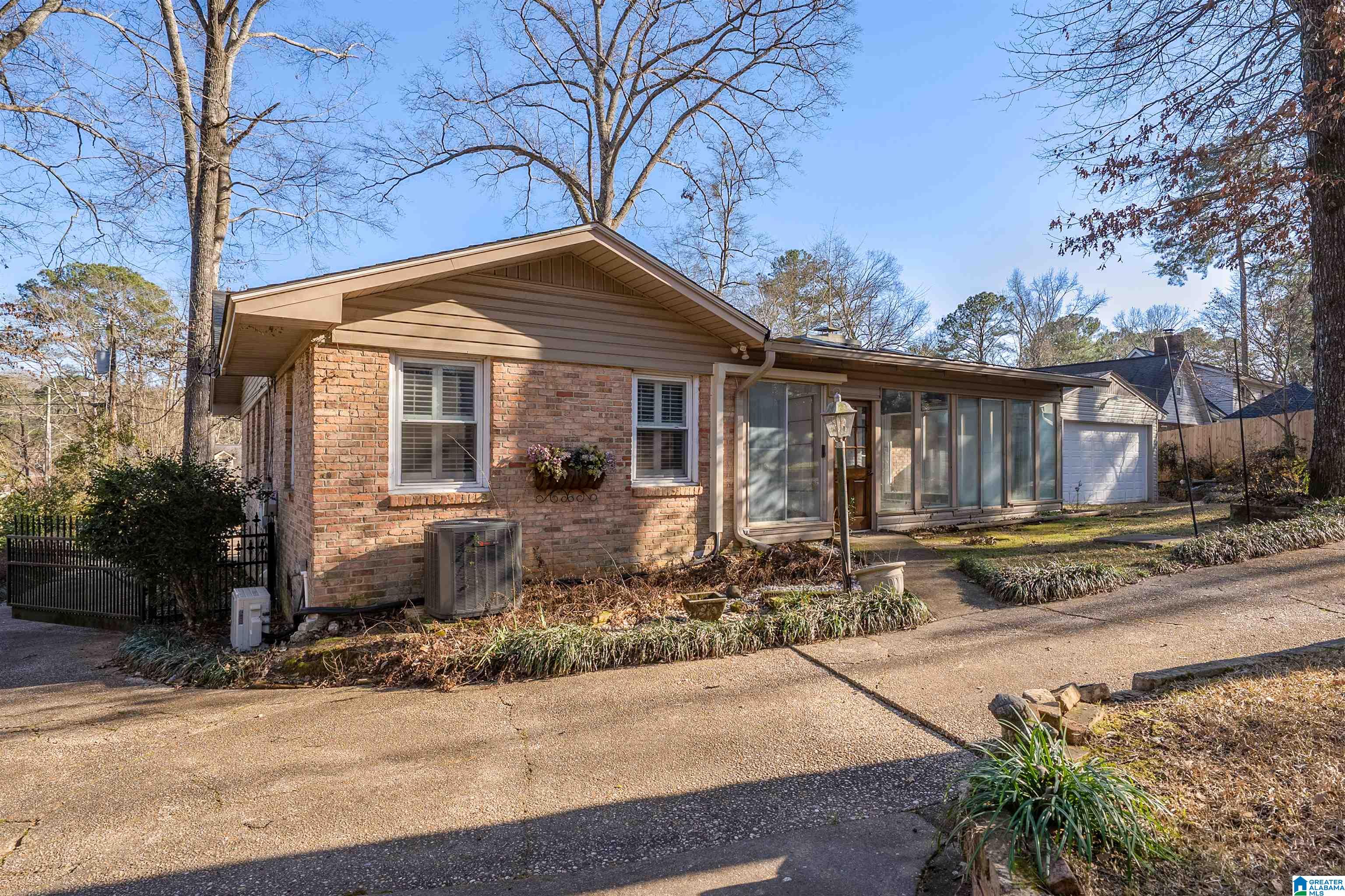 Homes for sale in Northport, AL | 5324 Northwood Lake Dr W, Northport, AL 35473 | MLS# 21442333