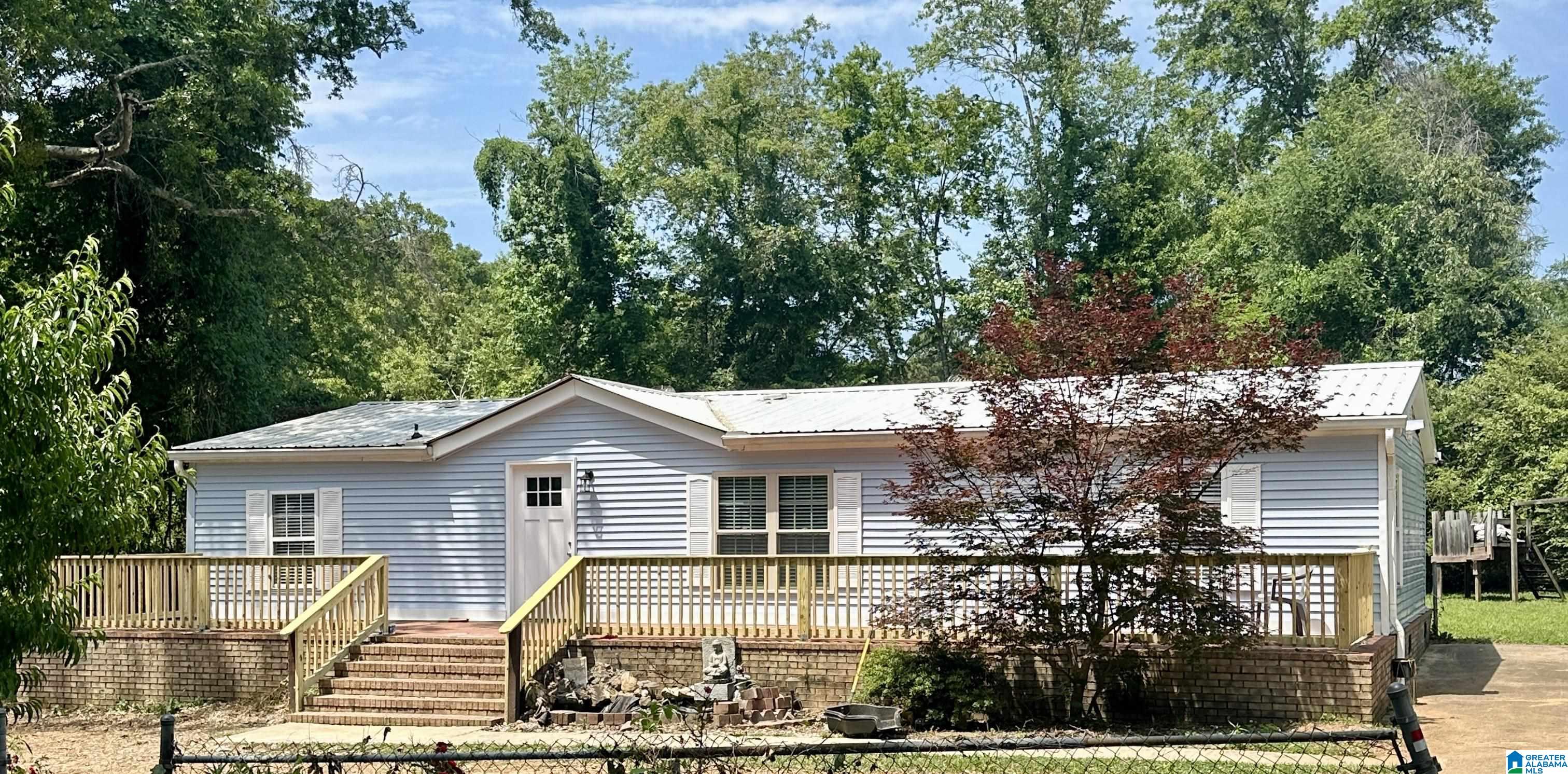 100 DALES HOLLOW ROAD