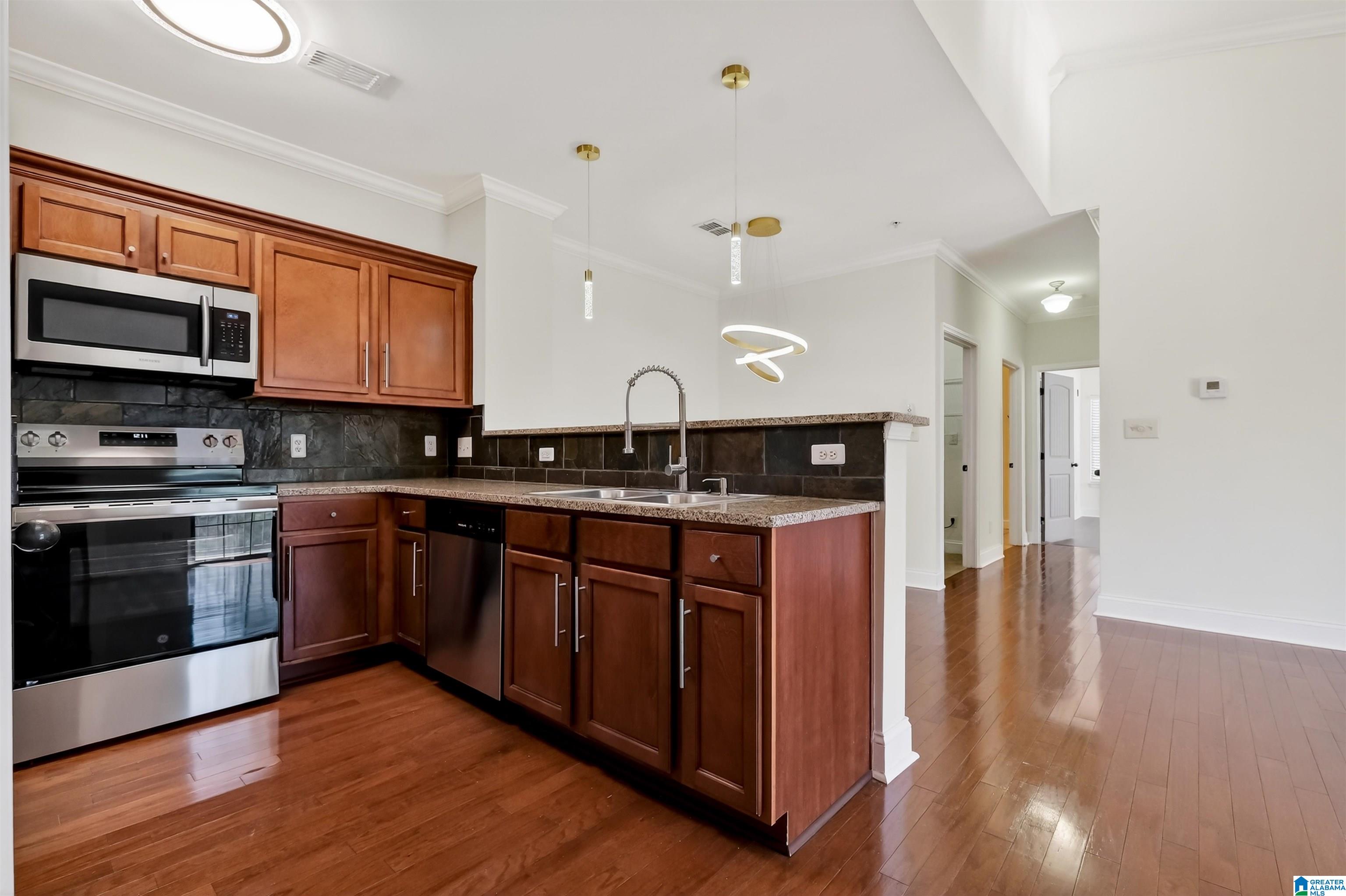 Homes for sale in Hoover, AL | 1123 Riverhaven Pl #1123, Hoover, AL 35244 | MLS# 21442415