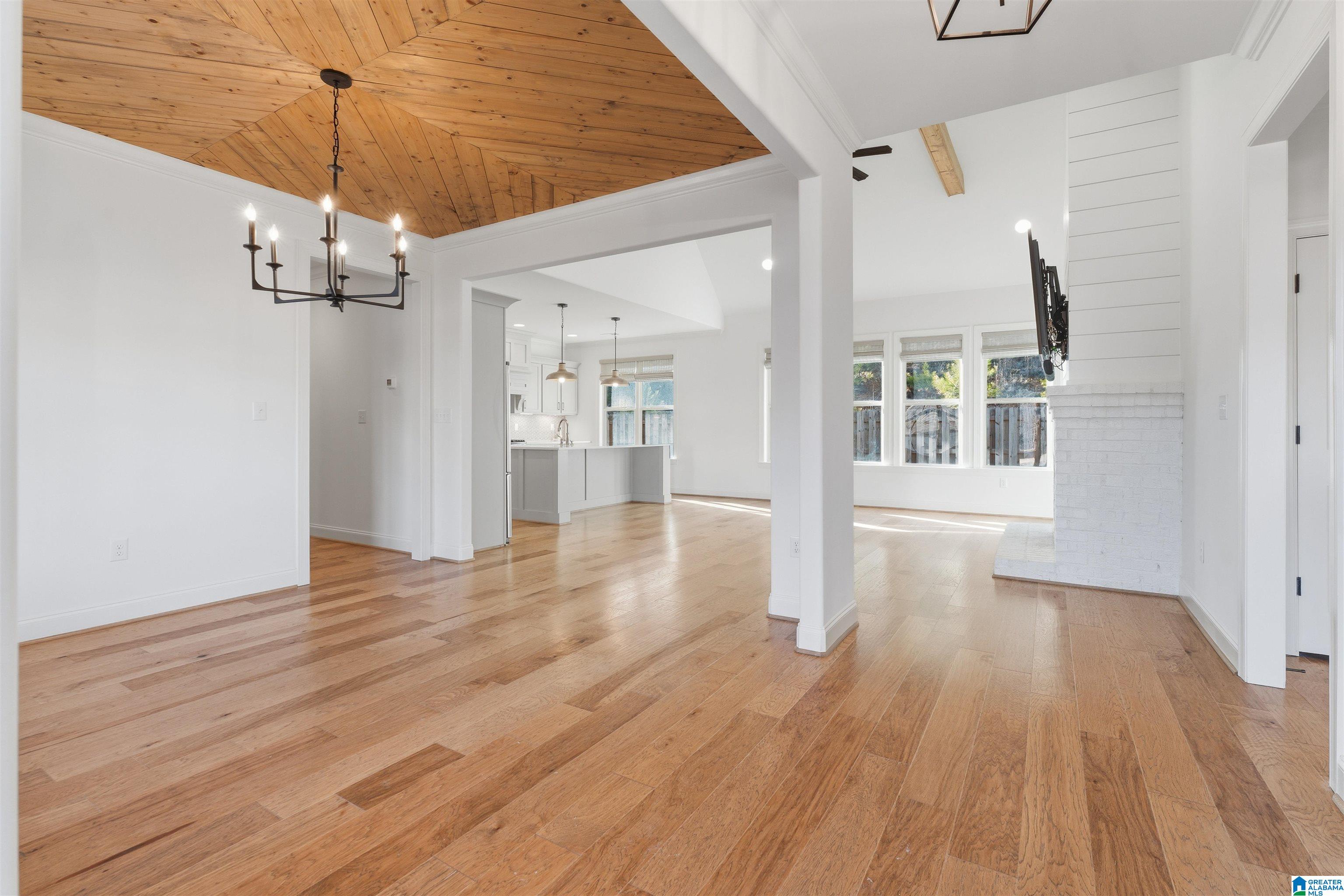 Homes for sale in Pelham, AL | 213 Kinross Circle, Pelham, AL 35124 | MLS# 21442419