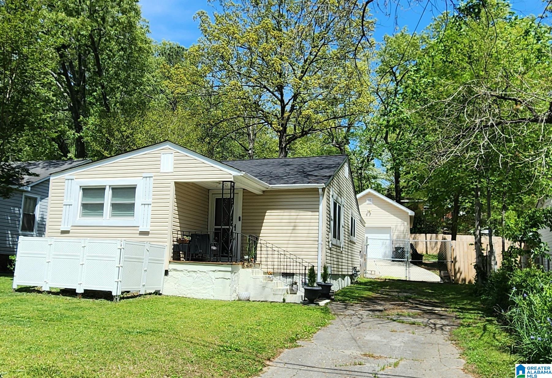 Homes for sale in Cullman, AL | 1321 Ann Street Nw, Cullman, AL 35055 | MLS# 21442430