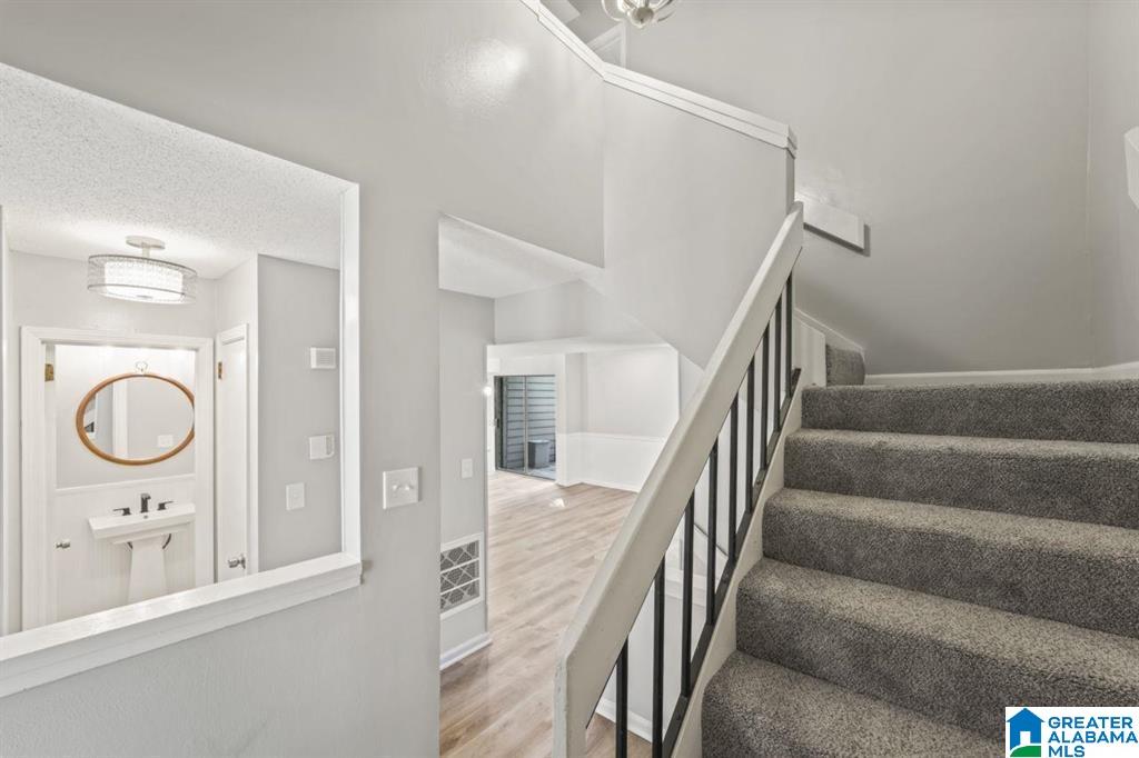 Homes for sale in Birmingham, AL | 2423 Eagle Court #2423, Birmingham, AL 35216 | MLS# 21442467