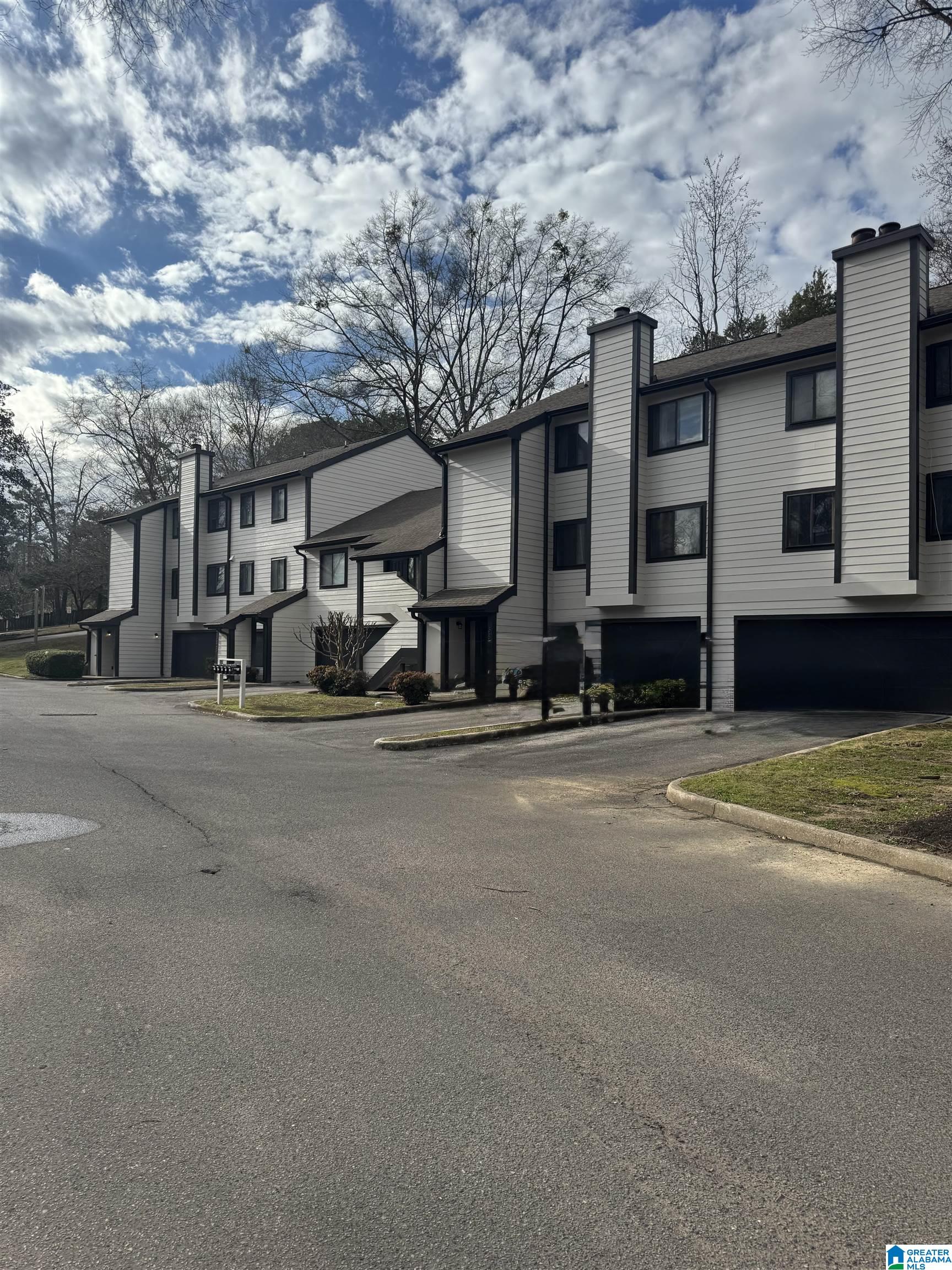 Homes for sale in Birmingham, AL | 2423 Eagle Court #2423, Birmingham, AL 35216 | MLS# 21442467