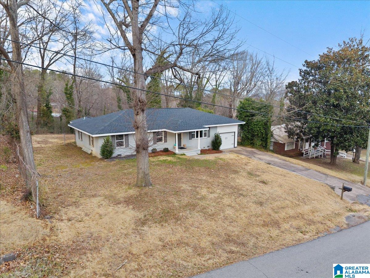 Homes for sale in Guntersville, AL | 2012 Crawford Street, Guntersville, AL 35976 | MLS# 21442541