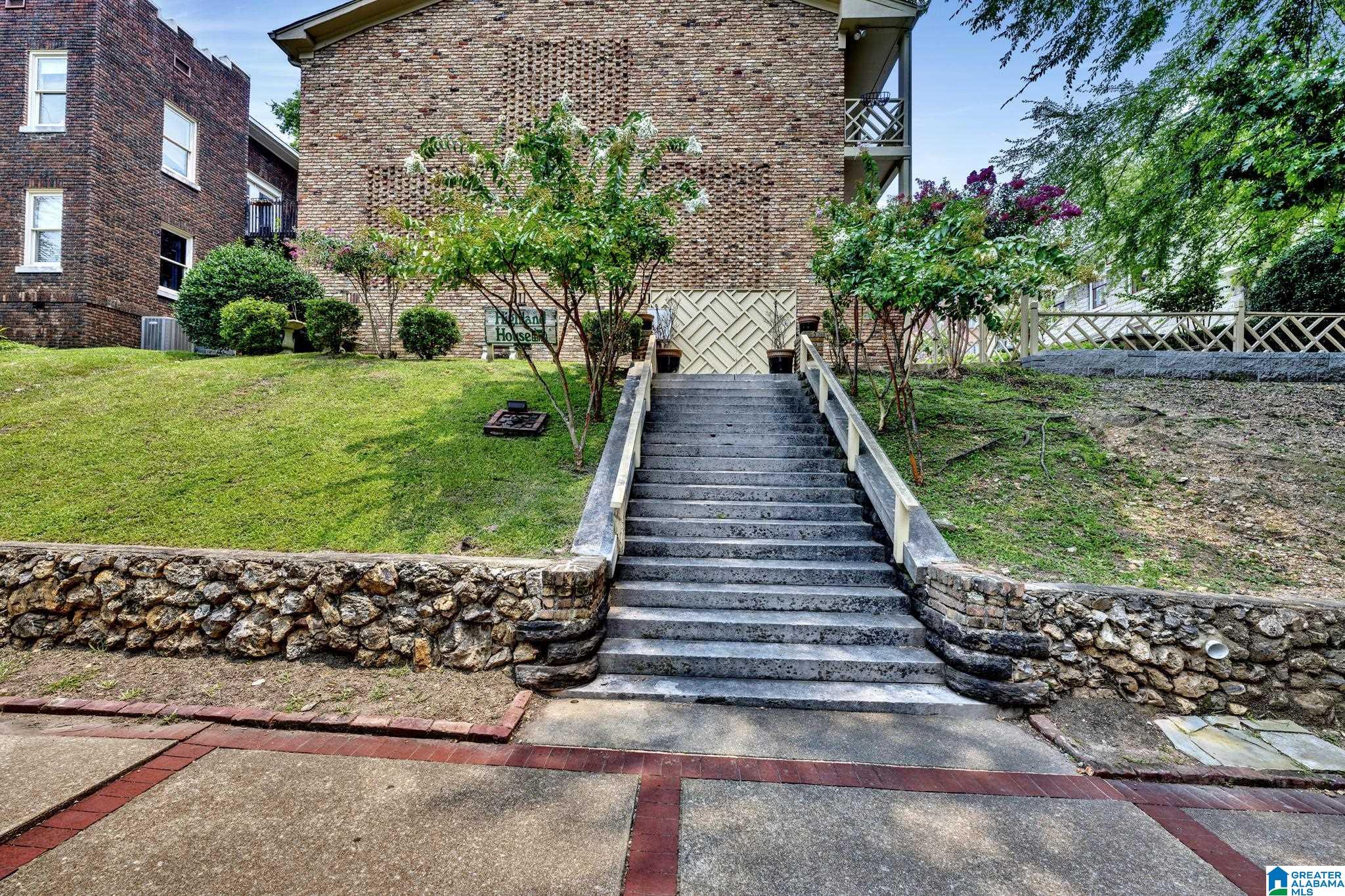 Homes for sale in Birmingham, AL | 2825 Highland Avenue S #3, Birmingham, AL 35205 | MLS# 21442558