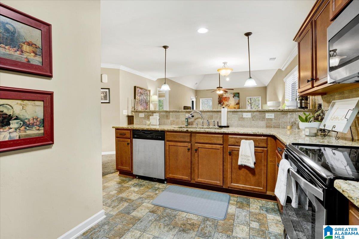 Homes for sale in Fultondale, AL | 474 W Park Dr, Fultondale, AL 35068 | MLS# 21442561